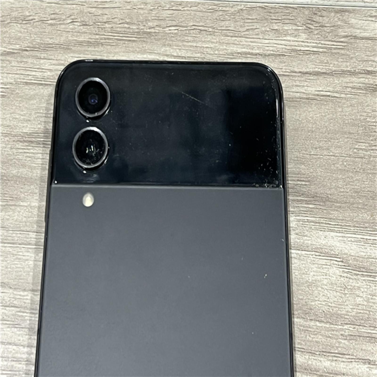 AS-IS Samsung Galaxy Z Flip4 128GB F721U- Graphite