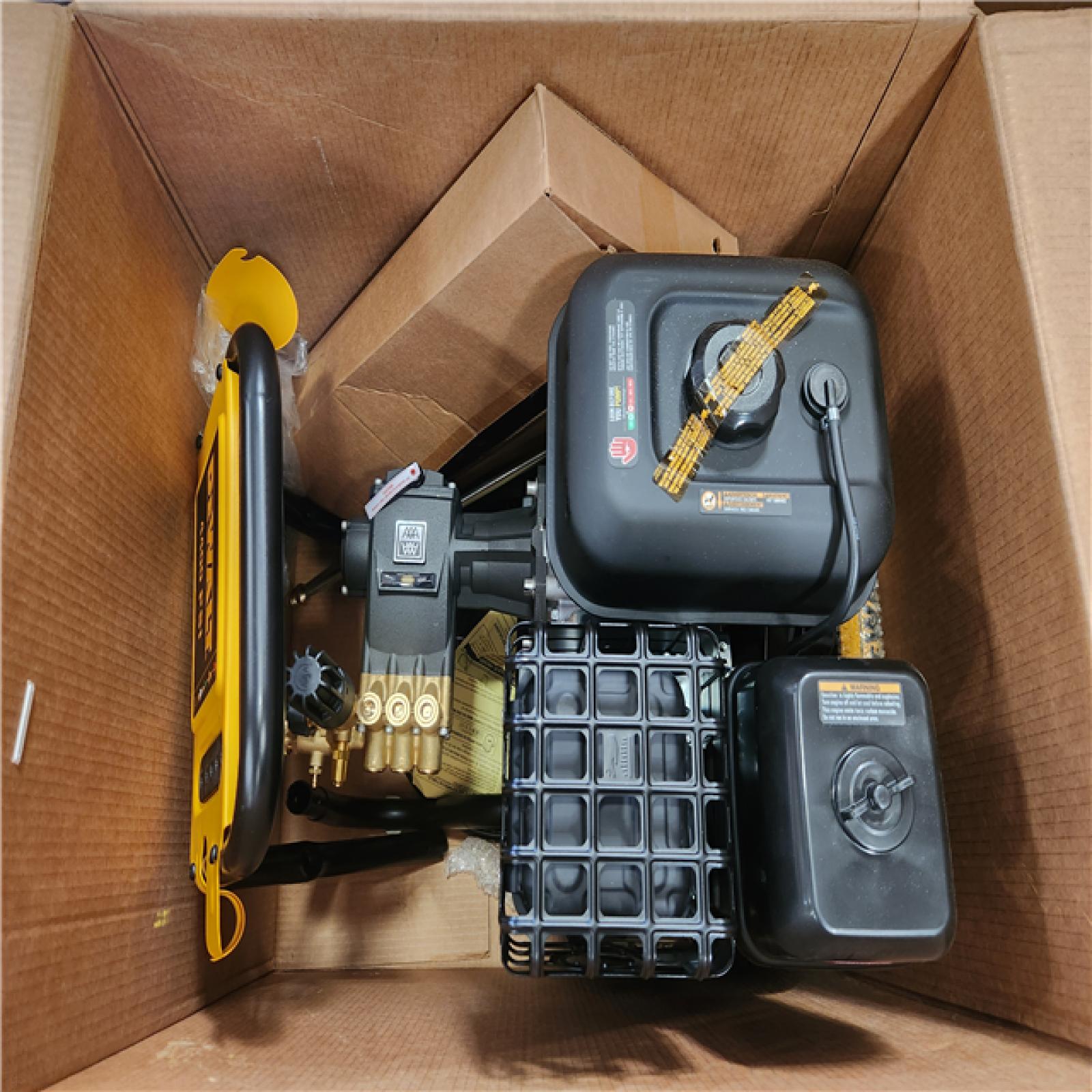 Phoenix NEW DEWALT 4400 PSI 4.0 GPM Cold Water Gas Pressure Washer