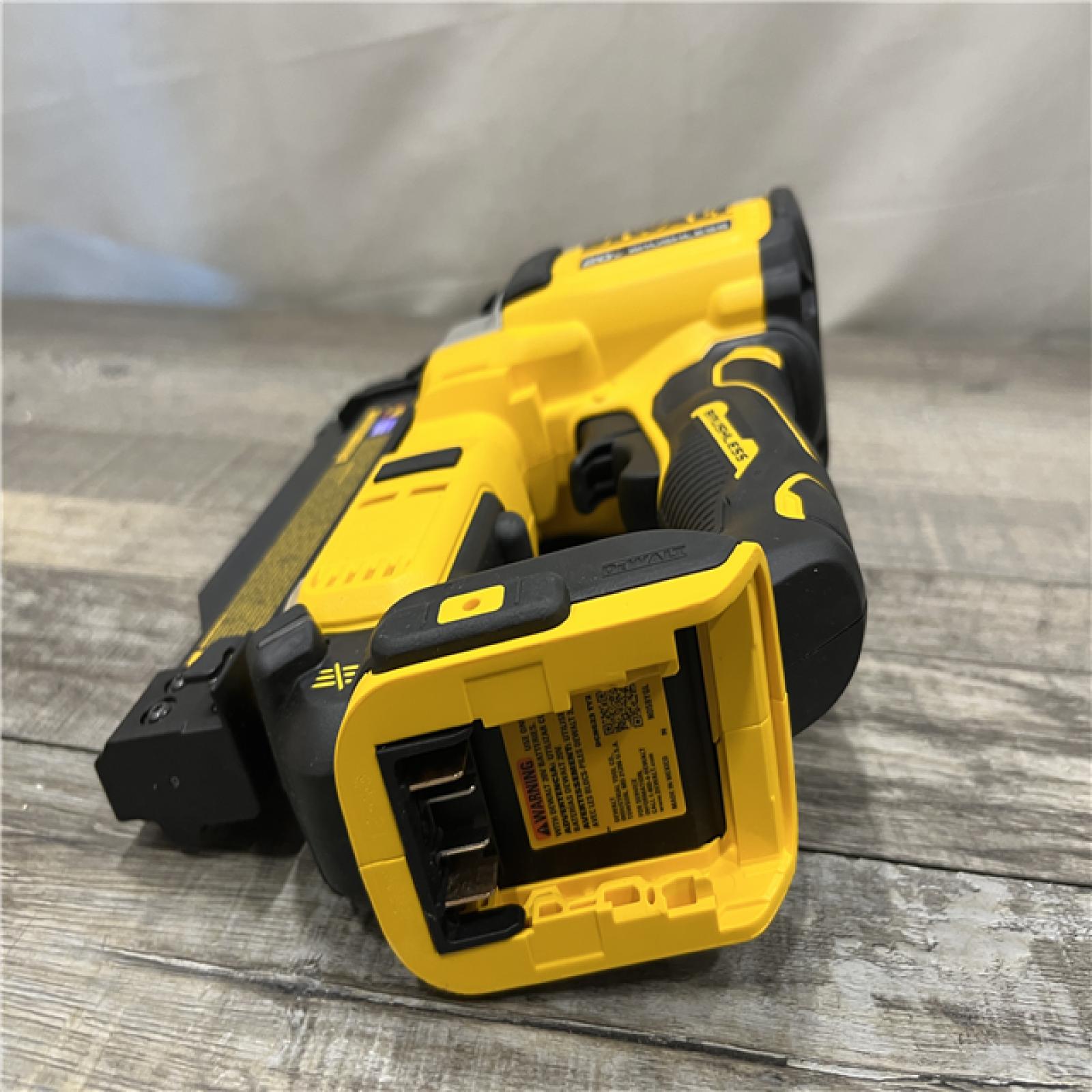 AS-IS DEWALT ATOMIC 20V MAX Lithium Ion Cordless 23 Gauge Pin Nailer (Tool Only)
