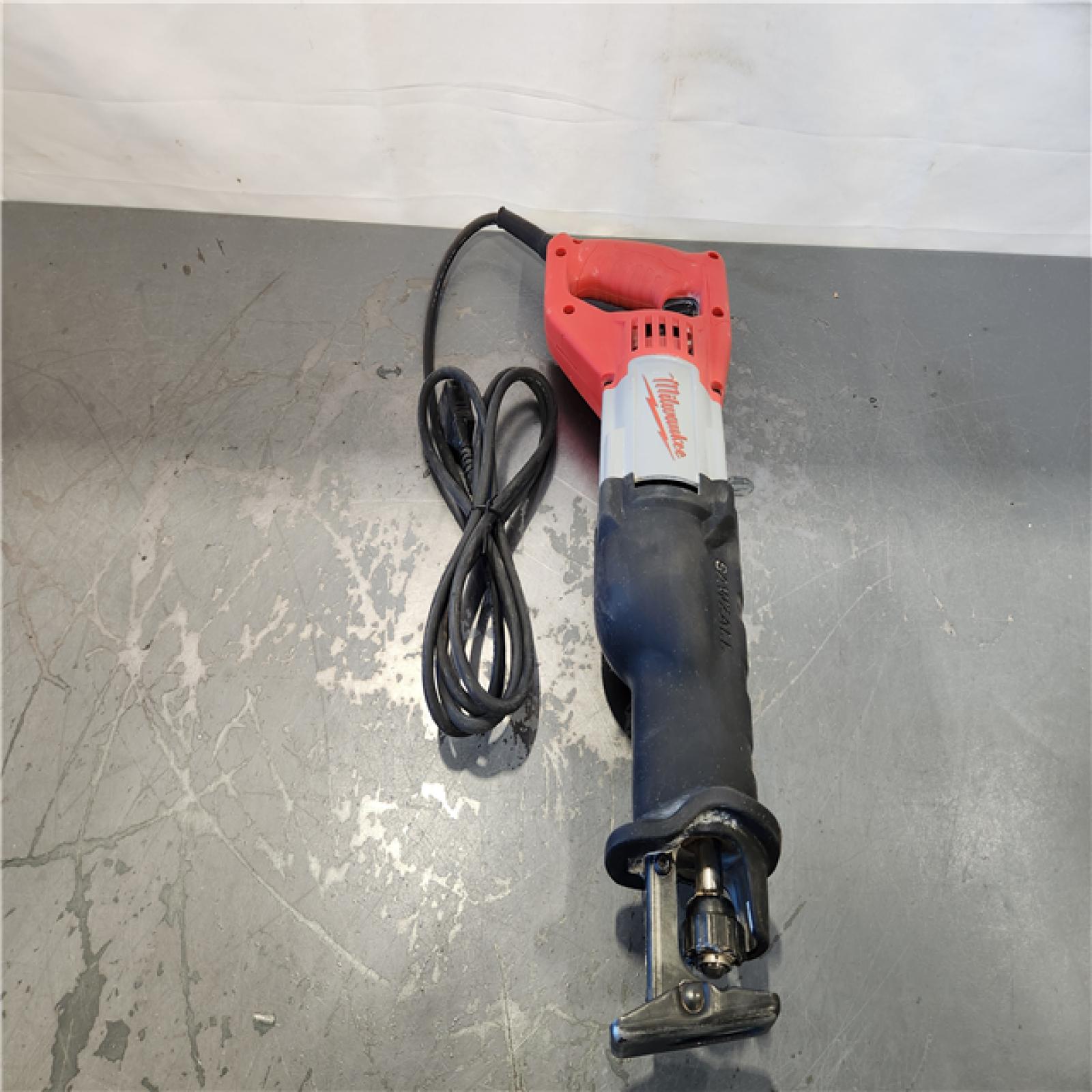 AS-IS- Milwaukee 12 Amp SAWZALL Reciprocating Saw with Case