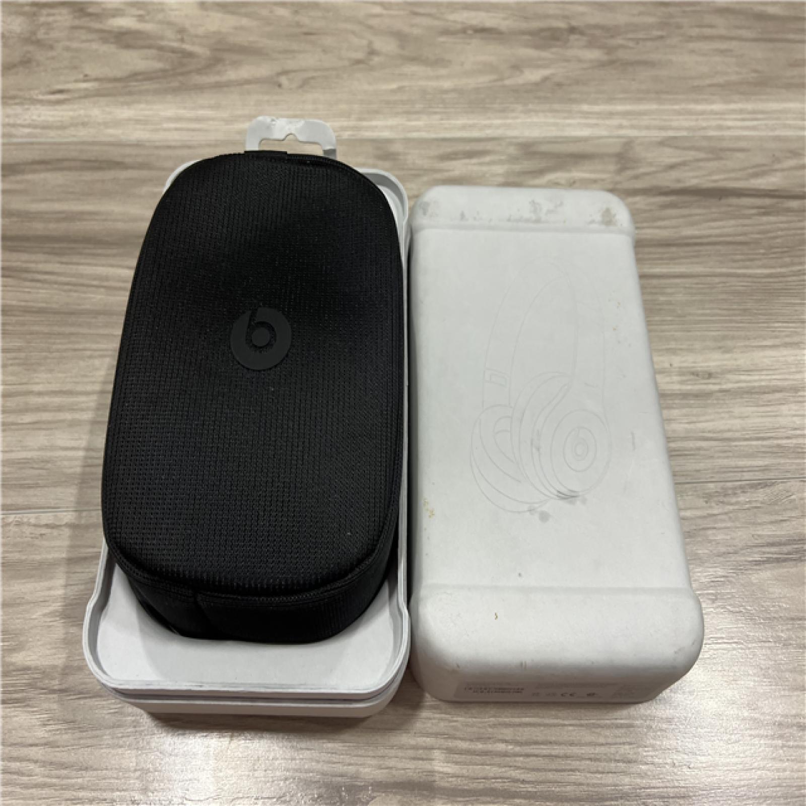 AS-IS Beats Solo 4 Bluetooth Wireless On-Ear Headphones - Cloud Pink