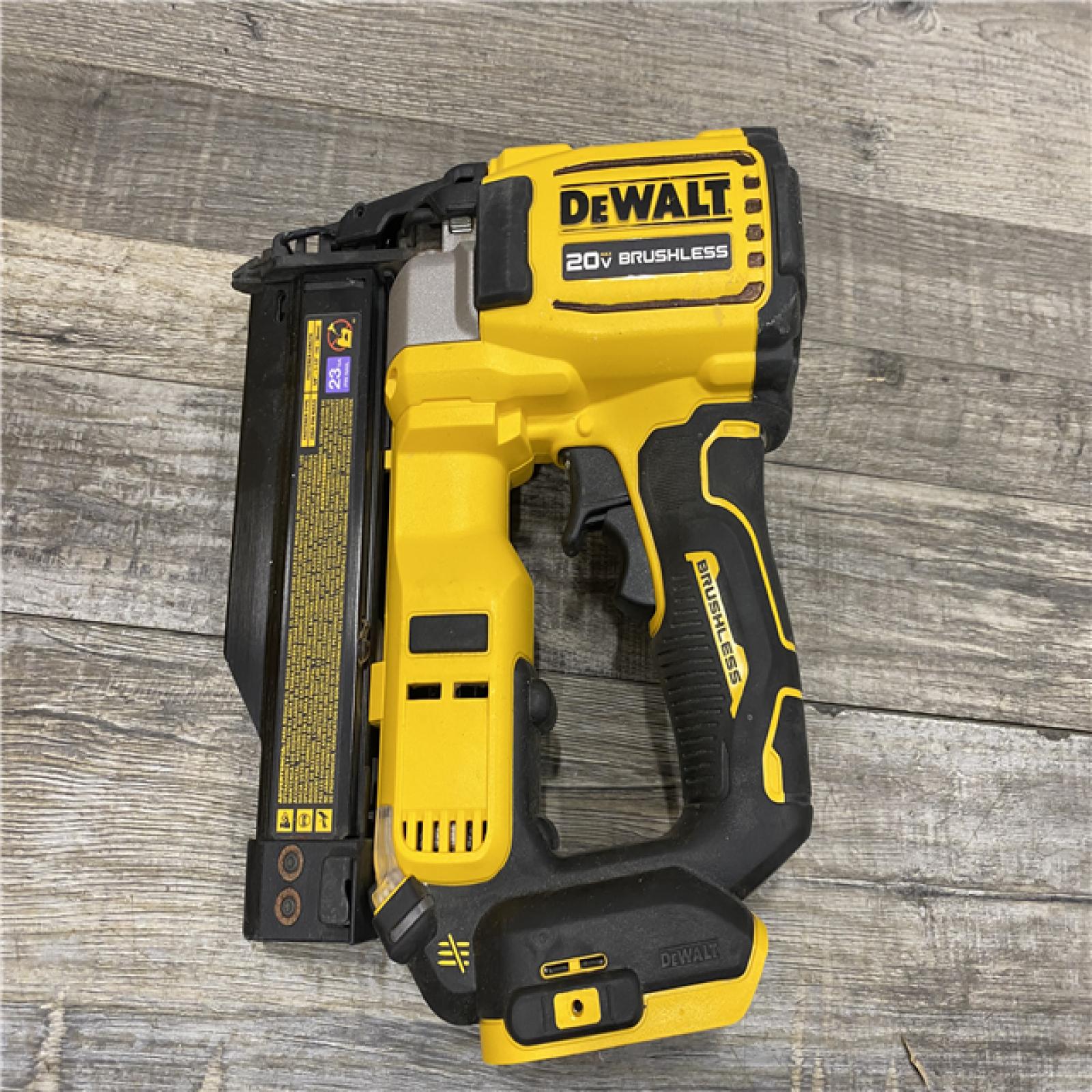 AS-IS DEWALT ATOMIC 20V MAX Lithium Ion Cordless 23 Gauge Pin Nailer Kit