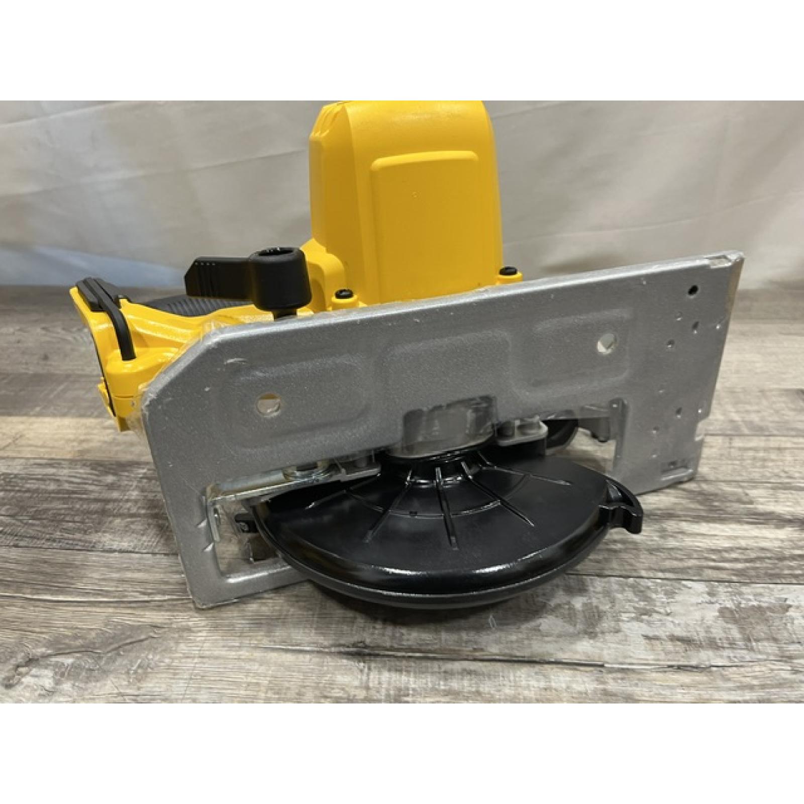 AS-IS DEWALT 20V MAX Cordless 6.5 in. Sidewinder Style Circular Saw (Tool Only)