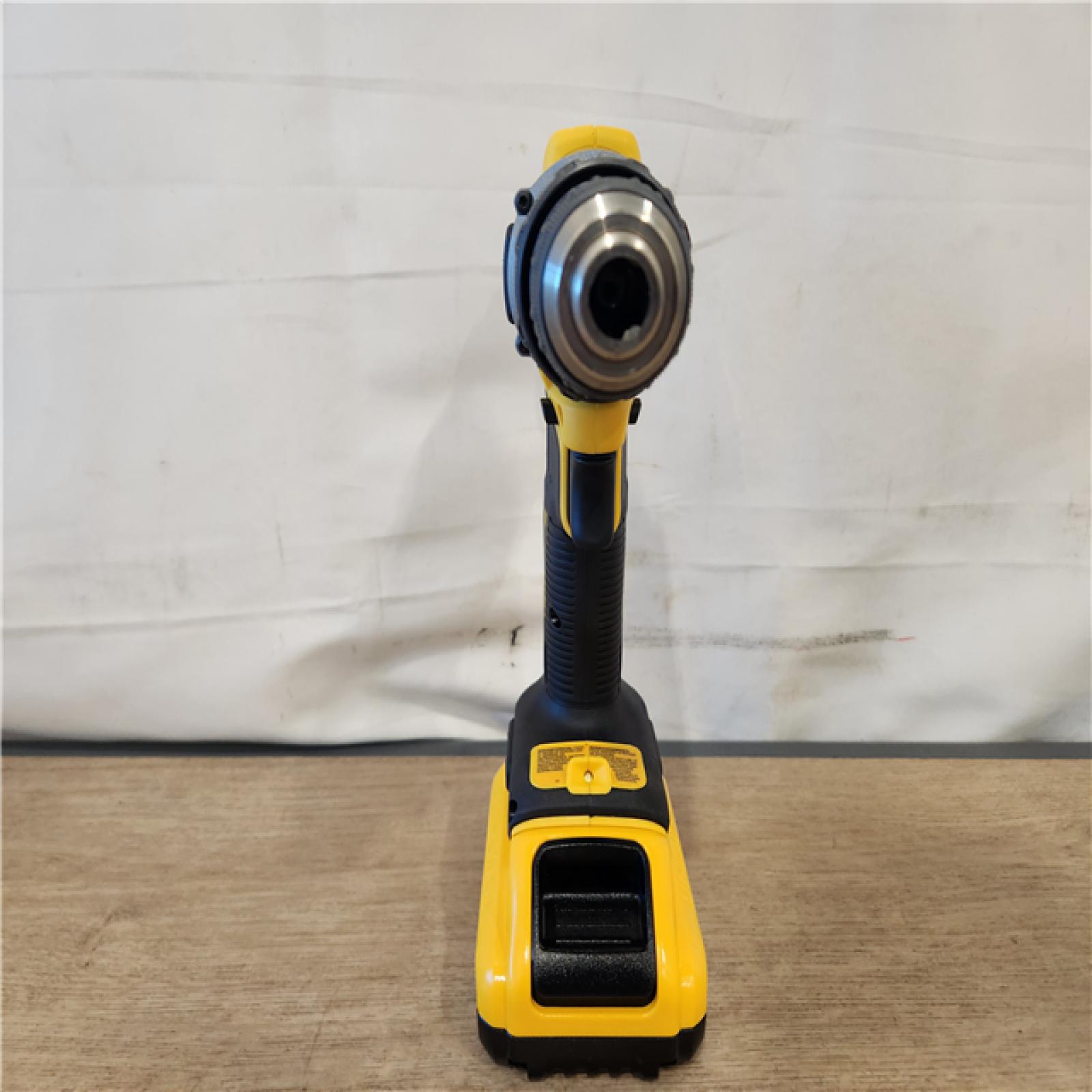 AS-IS- DEWALT ATOMIC 20V Cordless 1/2 in. Compact Hammer Drill Kit