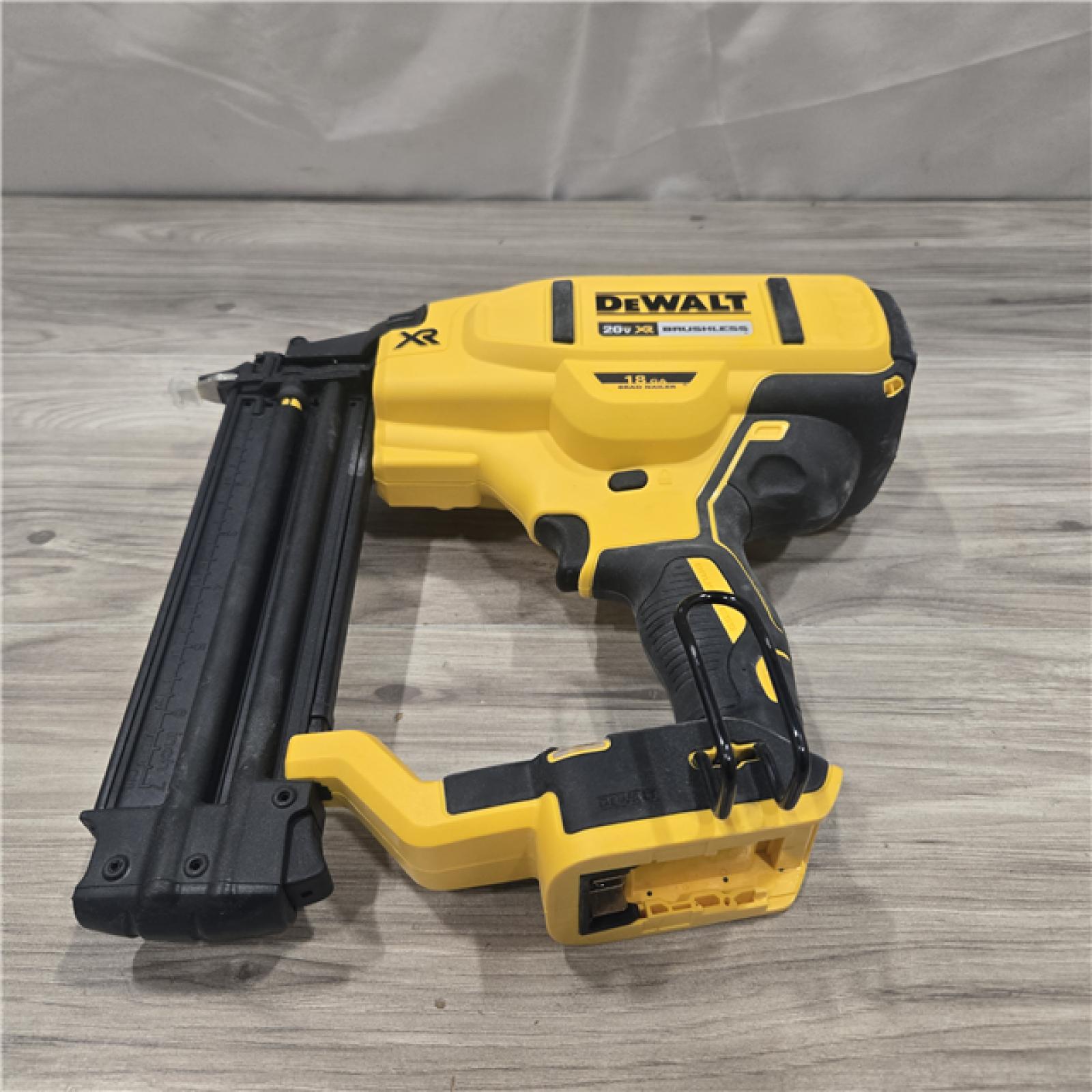 AS-IS DeWalt 20V MAX XR Cordless 18-Gauge Brad Nailer (Tool Only)