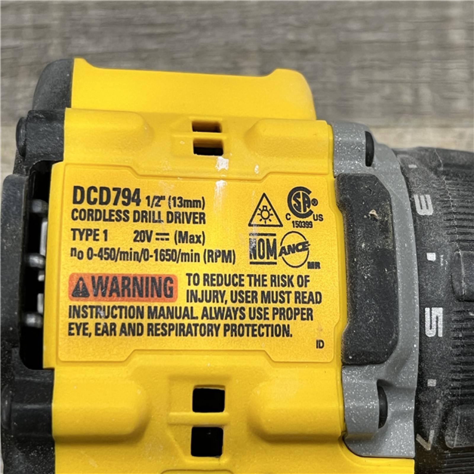 AS-IS DEWALT ATOMIC 20-Volt MAX Lithium-Ion Cordless Combo Kit