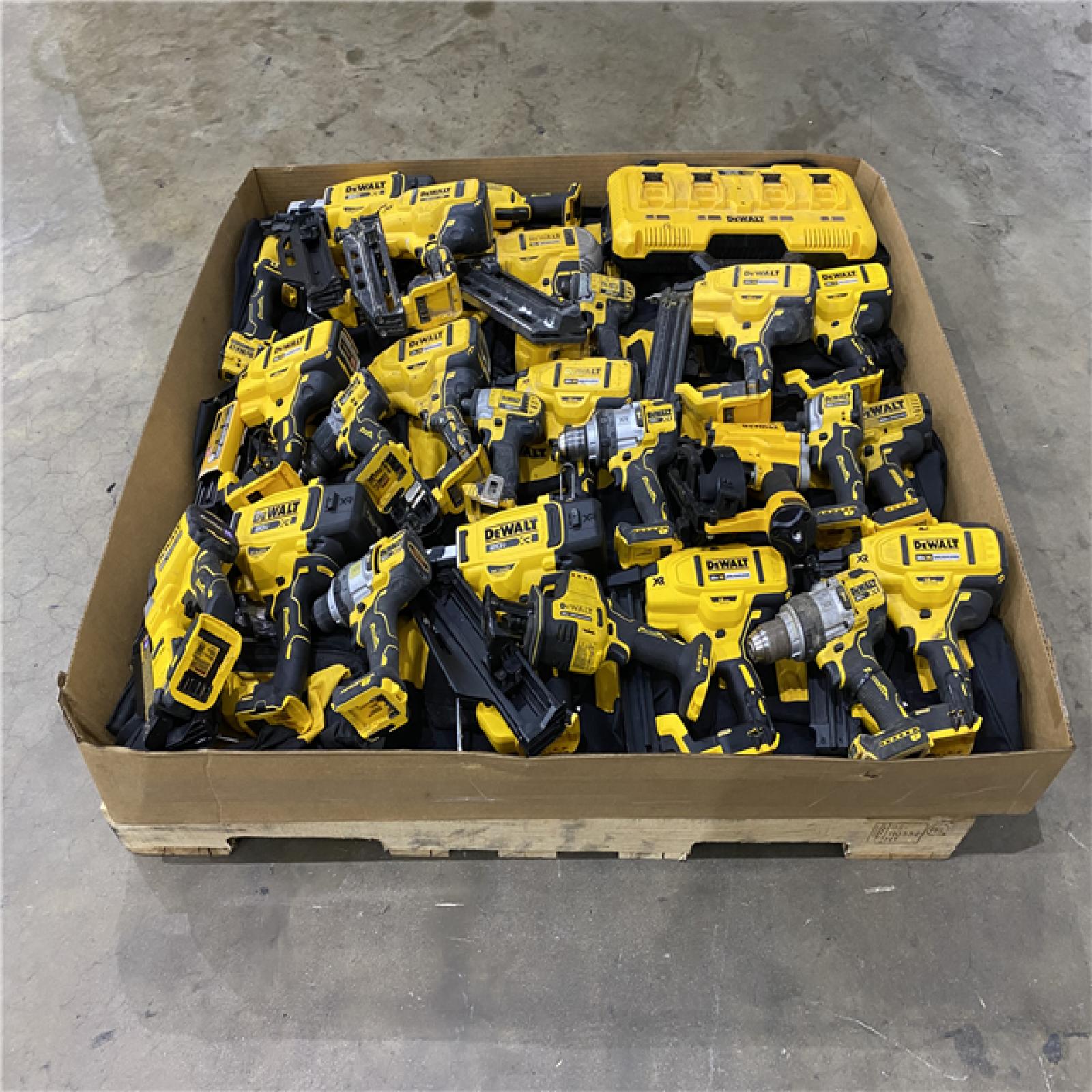 Houston Location AS IS - Tool Pallet