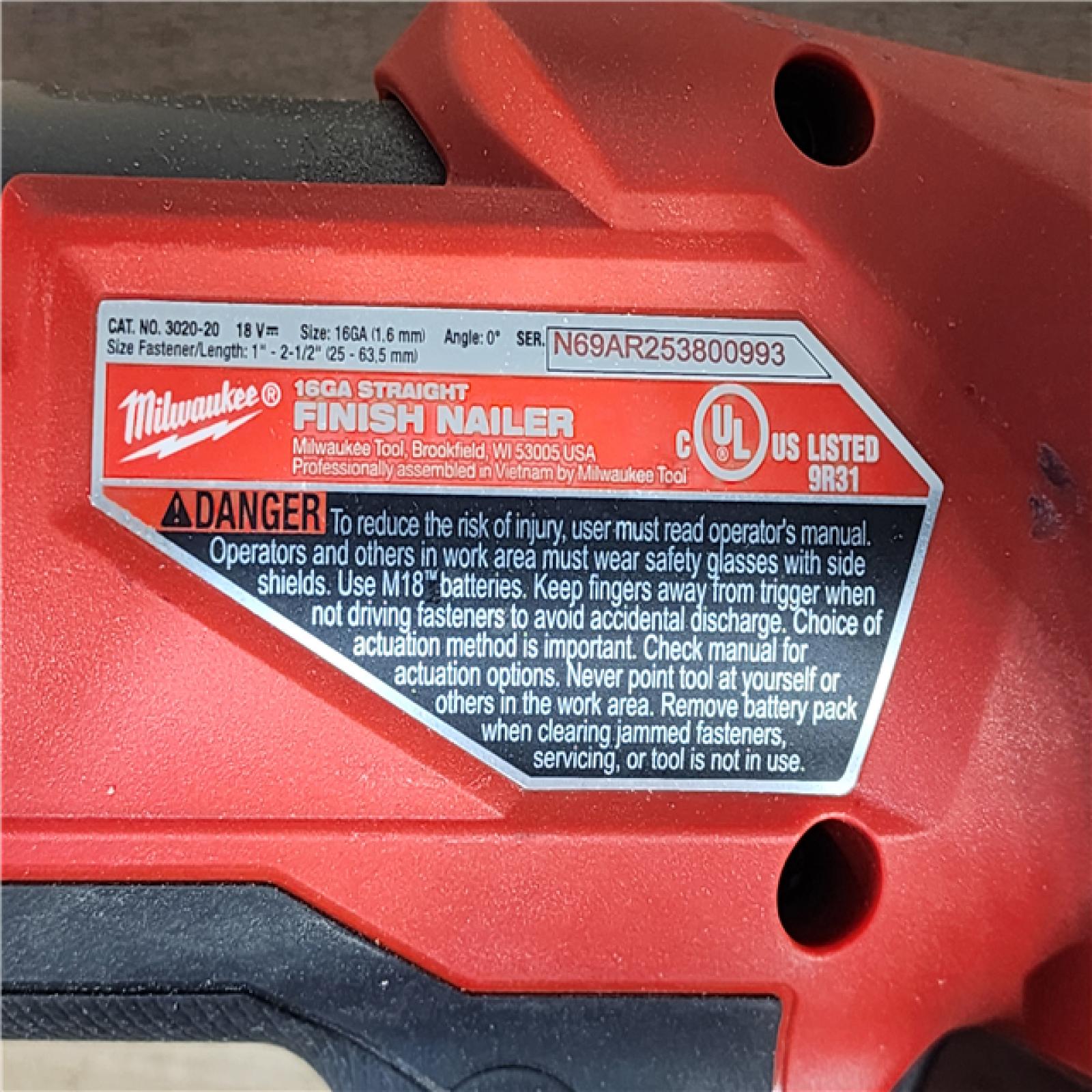 HOUSTON LOCATION - AS-IS Milwaukee FUEL 18-Volt Lithium-Ion Brushless Cordless Gen ll 16-Gauge Straight Finish Nailer (Tool Only)