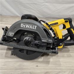 LIKE NEW! - DEWALT 60V FLEXVOLT MAX Lithium-Ion 7-1/4 Brushless Cordless Wormdrive Style Circular Saw Kit 9.0 Ah