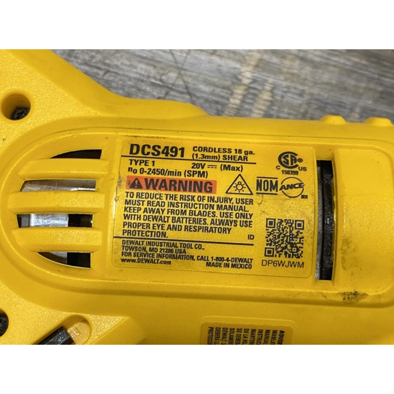 AS-IS DEWALT 20V MAX Cordless 18-Gauge Swivel Head Shears (Tool Only)
