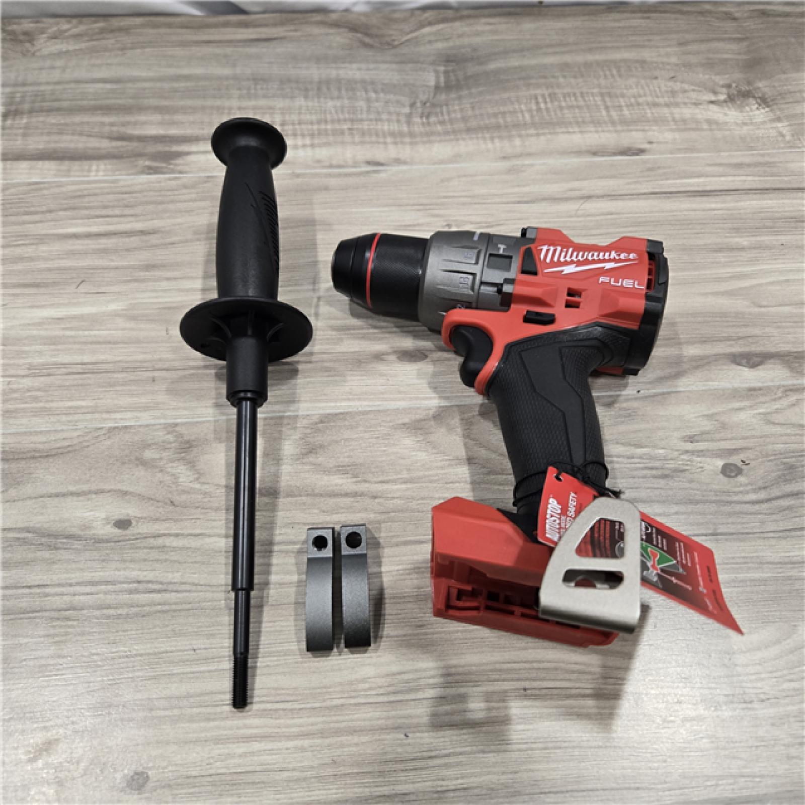 LIKE NEW! - Milwaukee 2904-20 12V 1/2  Hammer Drill/ Driver