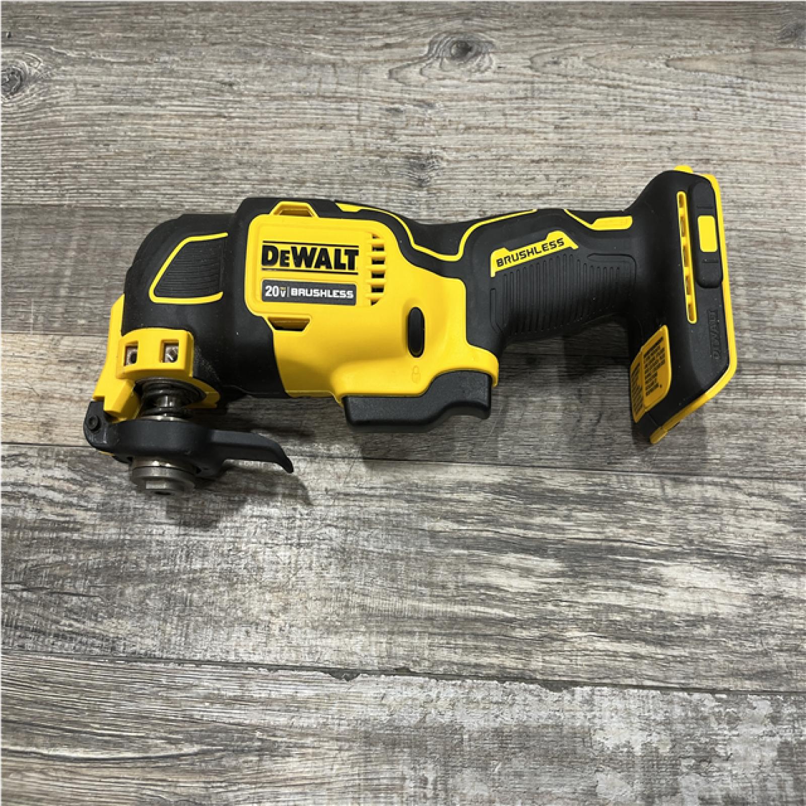 AS-IS DEWALT ATOMIC 20V MAX Cordless Brushless Oscillating Multi Tool Kit