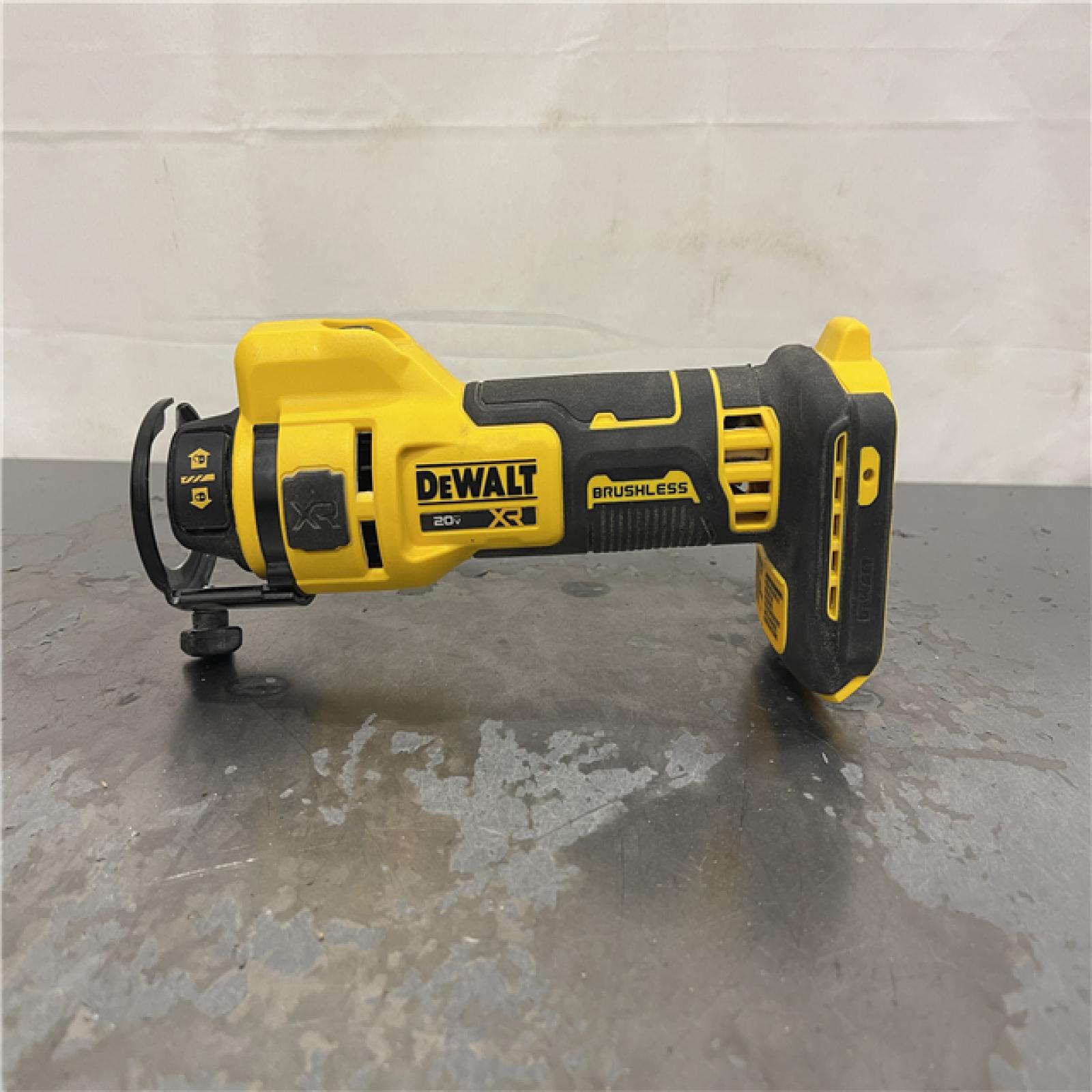 AS-IS- DEWALT 20V MAX Cordless Cut-Out Tool (Tool-Only)