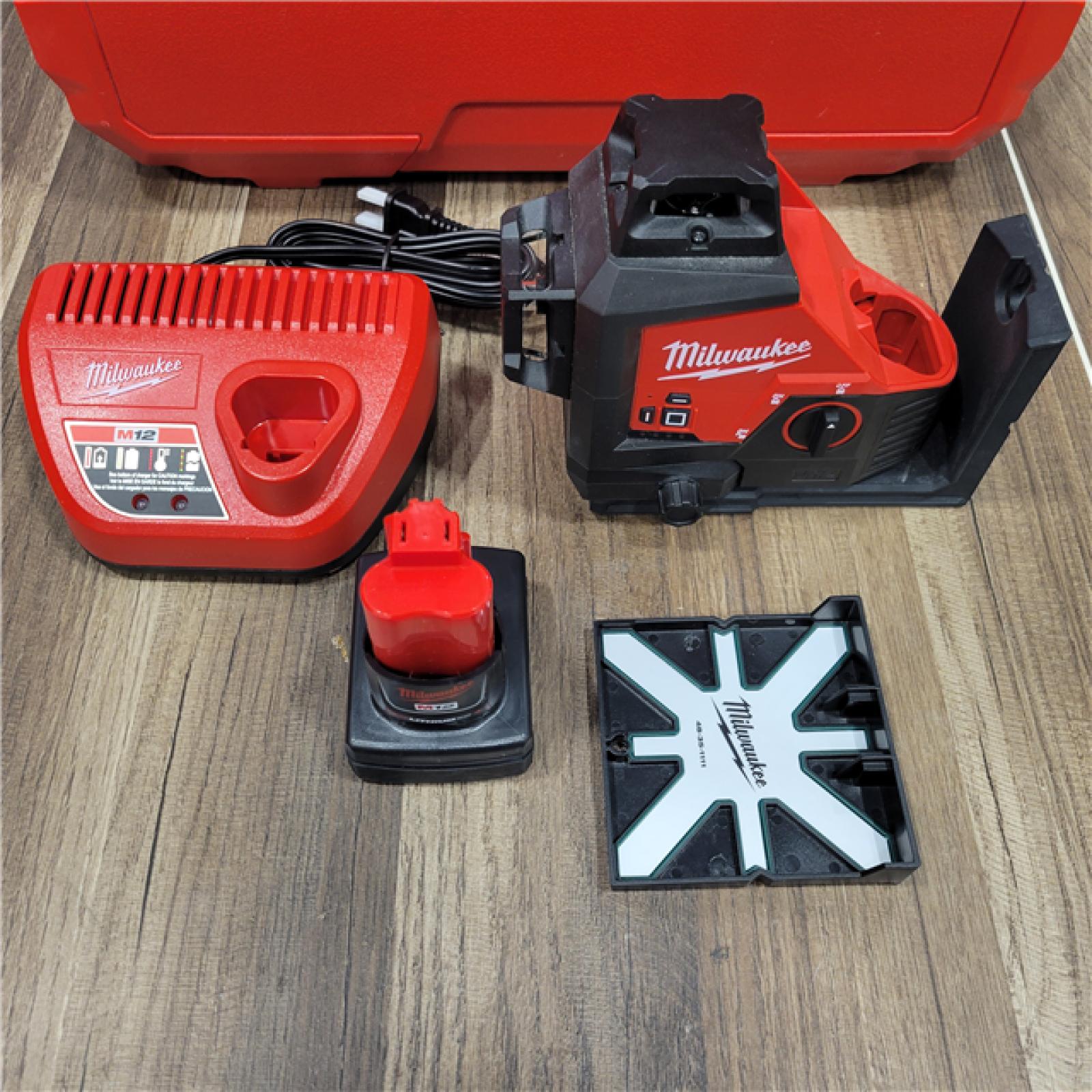 AS-IS Milwaukee-3632-21 M12 Green Beam Laser 360Â° 3-Plane Kit