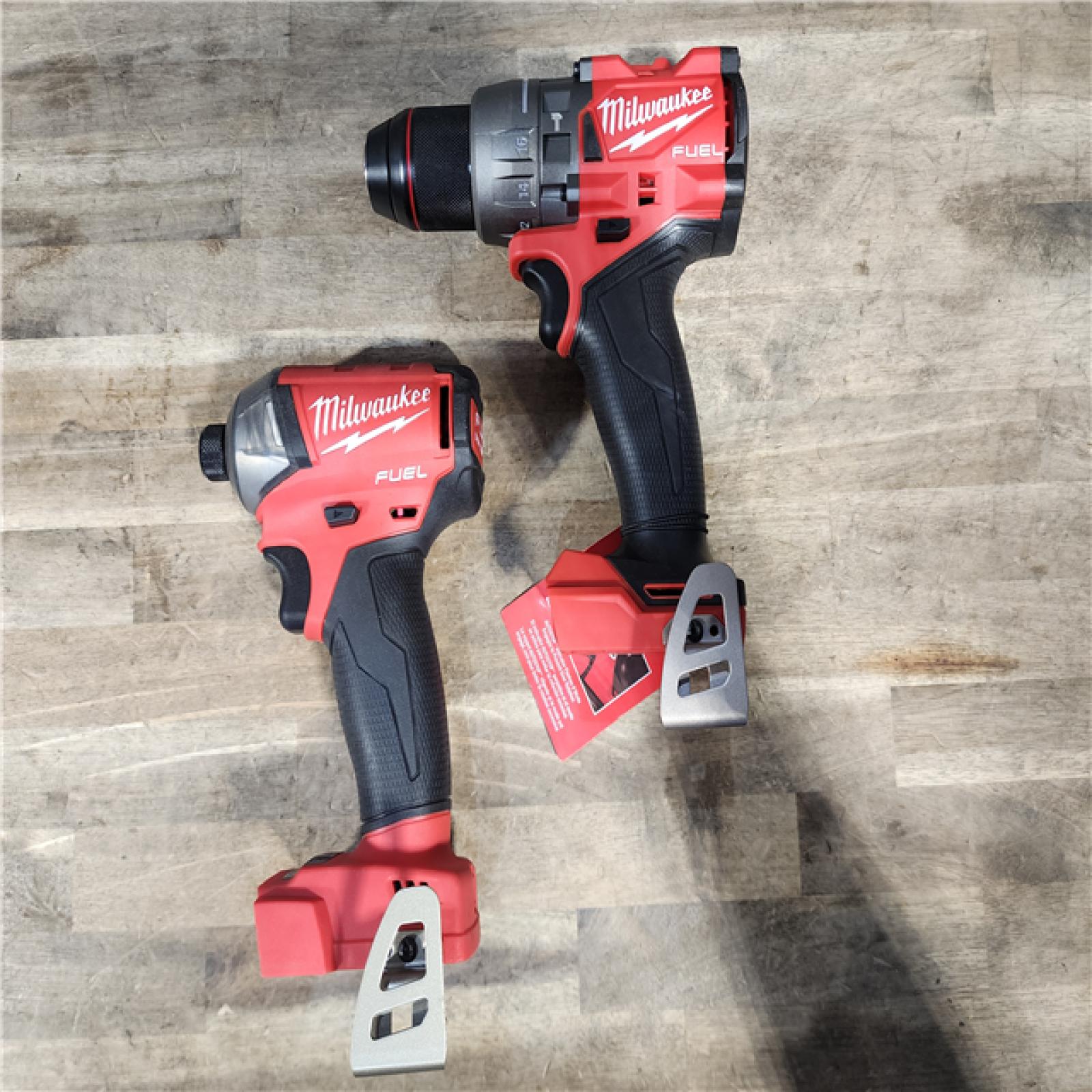 HOUSTON LOCATION - AS-IS Milwaukee 2 Tool Combo Kit W/ (2) Battery & Charger