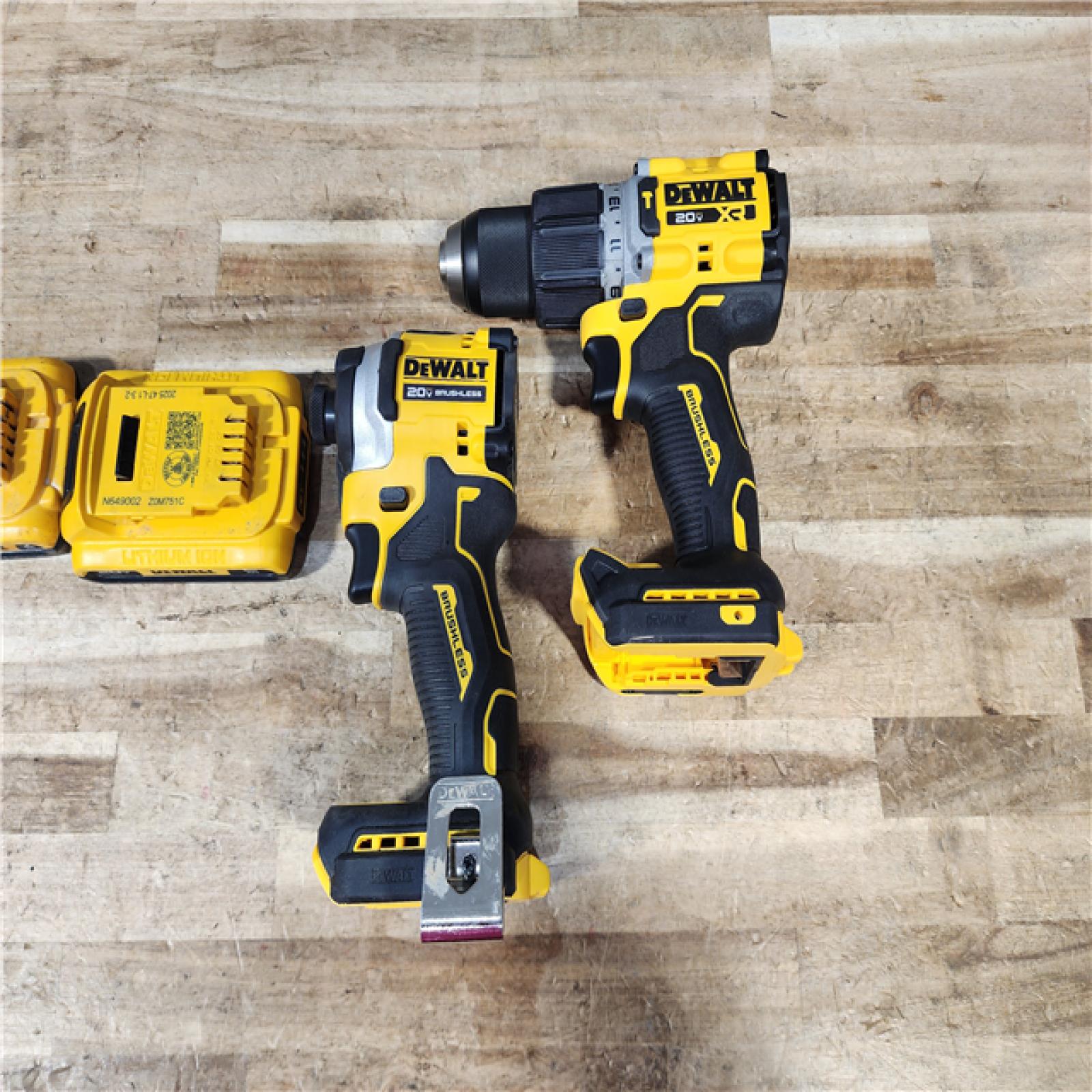 HOUSTON LOCATION - AS - IS DEWALT 2 TOOL COMBO KIT W/ (2) BATTERY & CHARGER