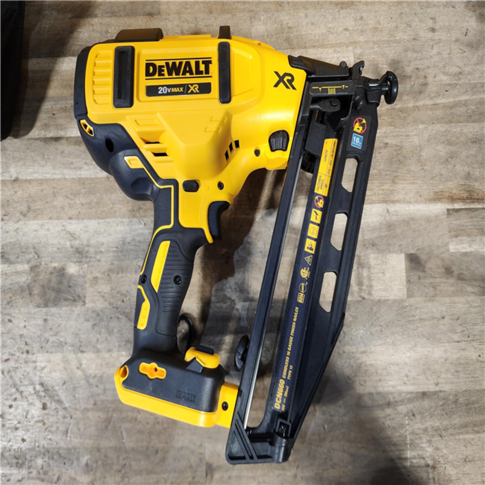 HOUSTON LOCATION - AS-IS DeWalt 20V 16 Gauge Cordless Angled Finish Nailer Kit W/ 2Ah Battery