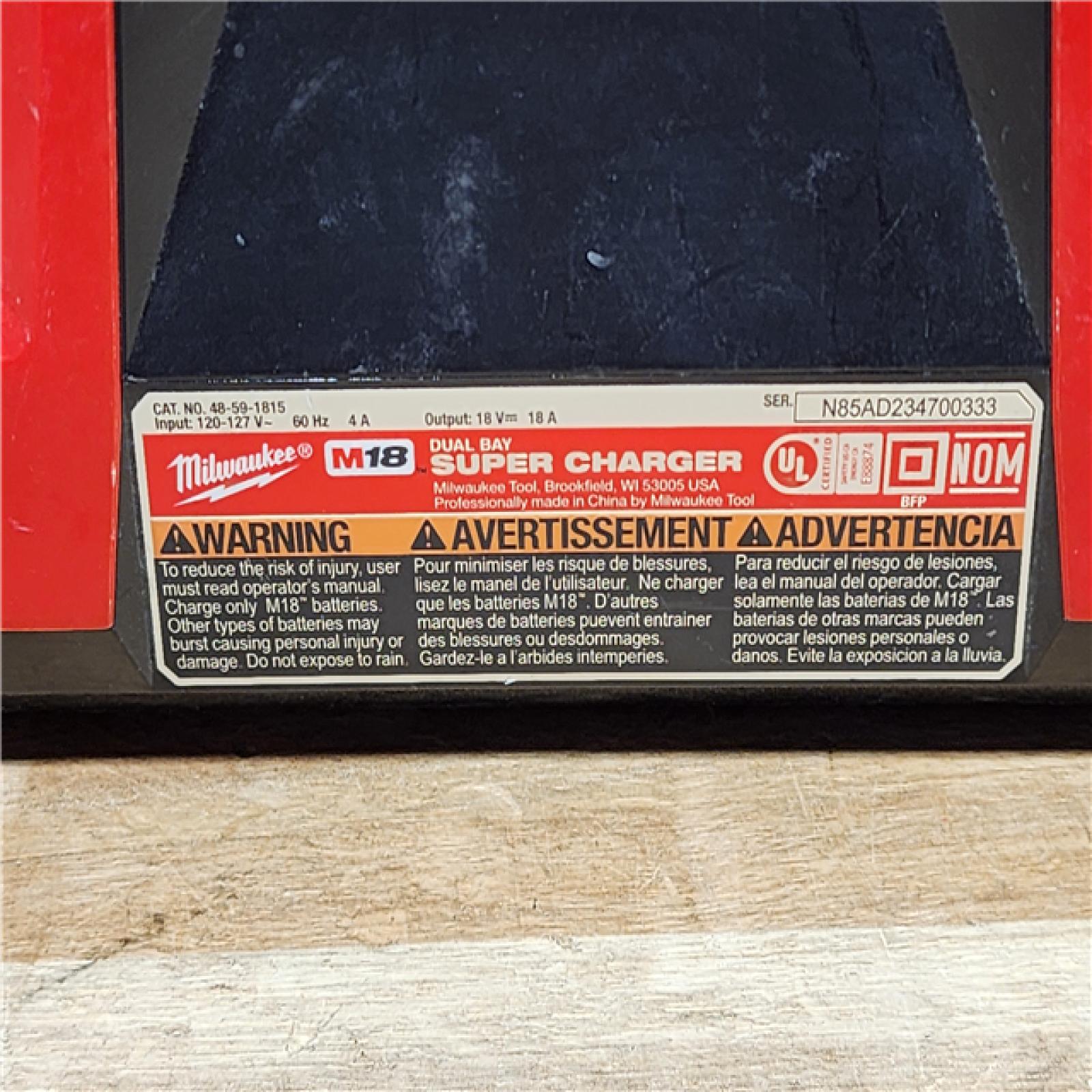 HOUSTON LOCATION - AS-IS Milwaukee M18 18V Dual Bay Simultaneous Super Charger (TOOL ONLY)