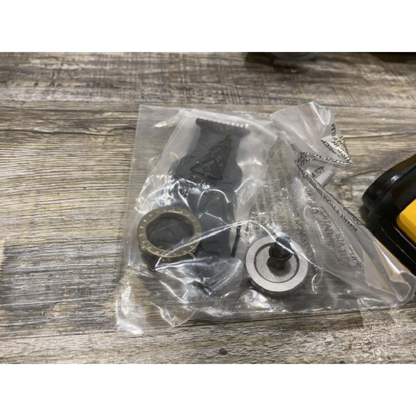 AS-IS DEWALT 20V MAX XR Cordless Brushless 3-Speed Oscillating Multi Tool Kit