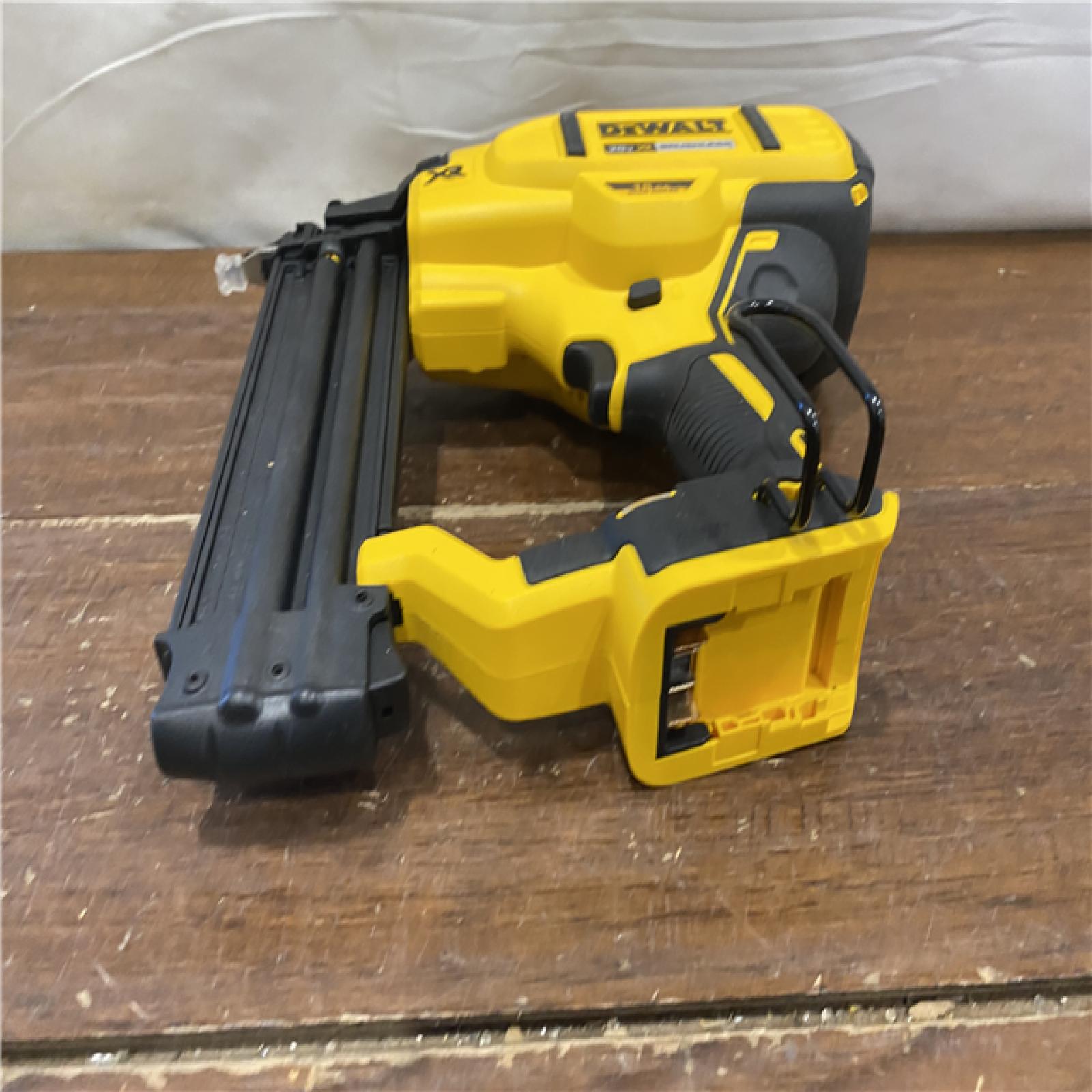 AS-IS DEWALT 20V MAX XR 18 Gauge Brad Nailer Kit