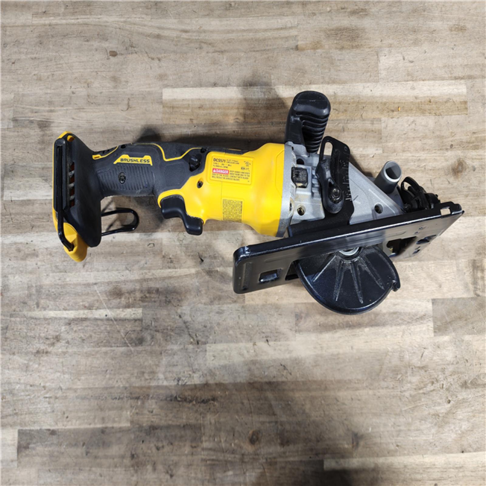 HOUSTON LOCATION - AS-IS (2) DEWALT ATOMIC 20V MAX Cordless Brushless 4-1/2 in. Circular Saw (Tool Only)
