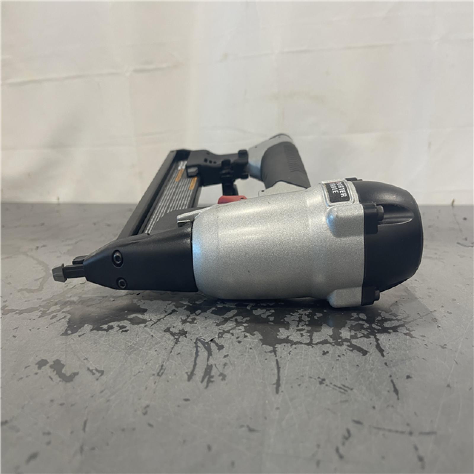 AS-IS- Porter Cable NS150C - 18 Gauge 1/2  to 1-1/2  Narrow Crown Air Stapler Kit