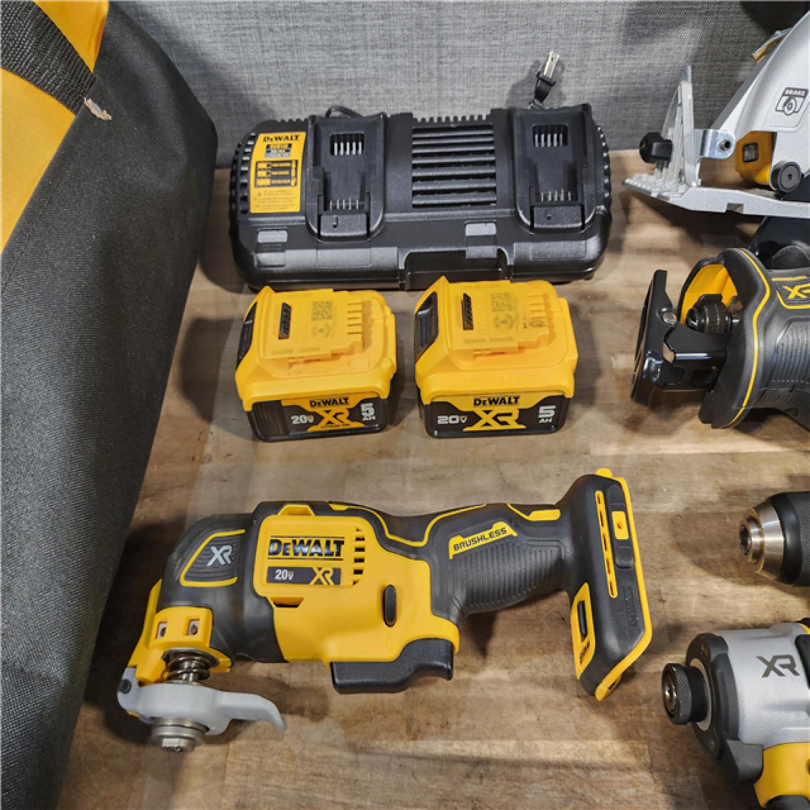 HOUSTON LOCATION - AS-IS DEWALT 20V 5-TOOL COMBO KIT