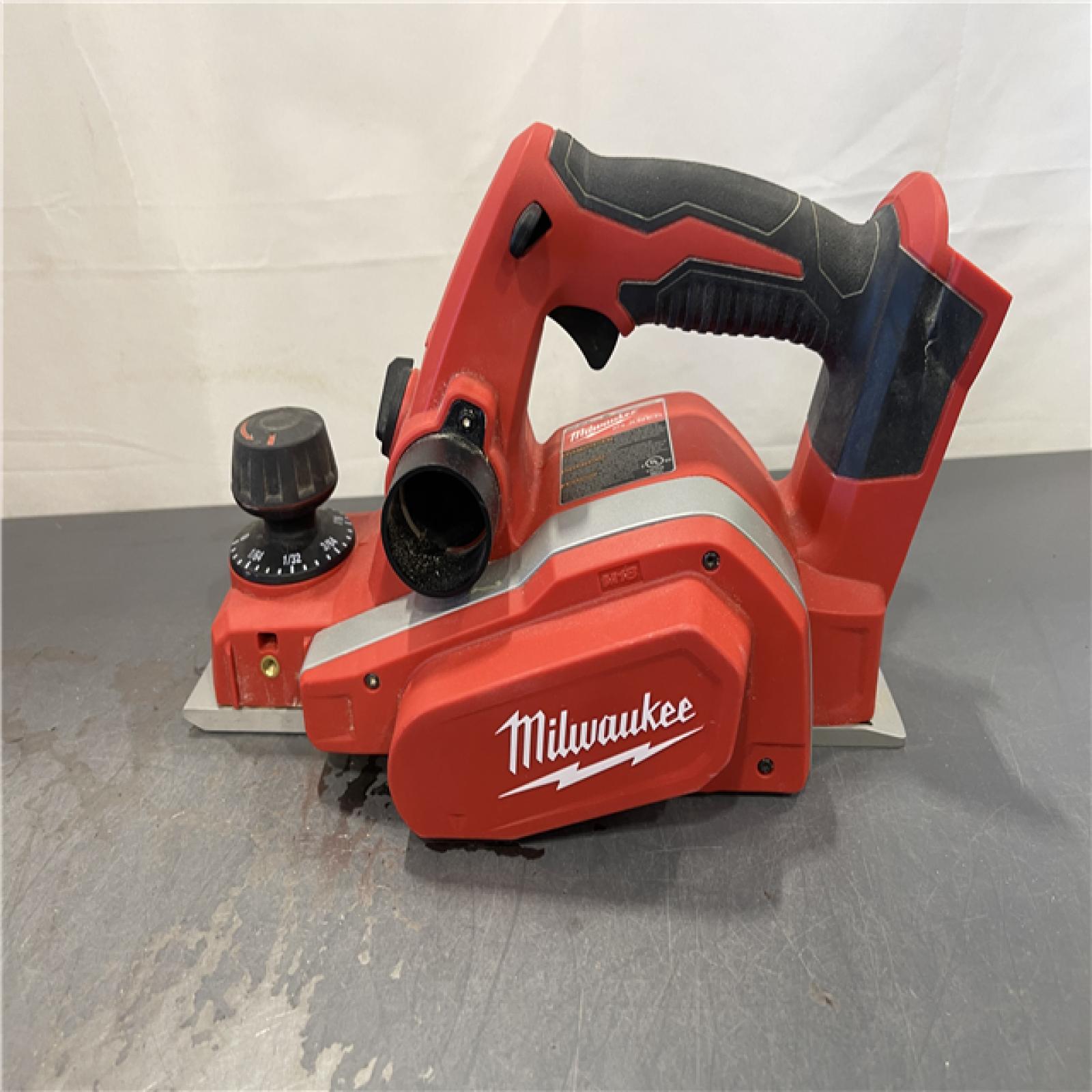 AS-IS - Milwaukee M18 18V Lithium-Ion Cordless 3-1/4 in. Planer