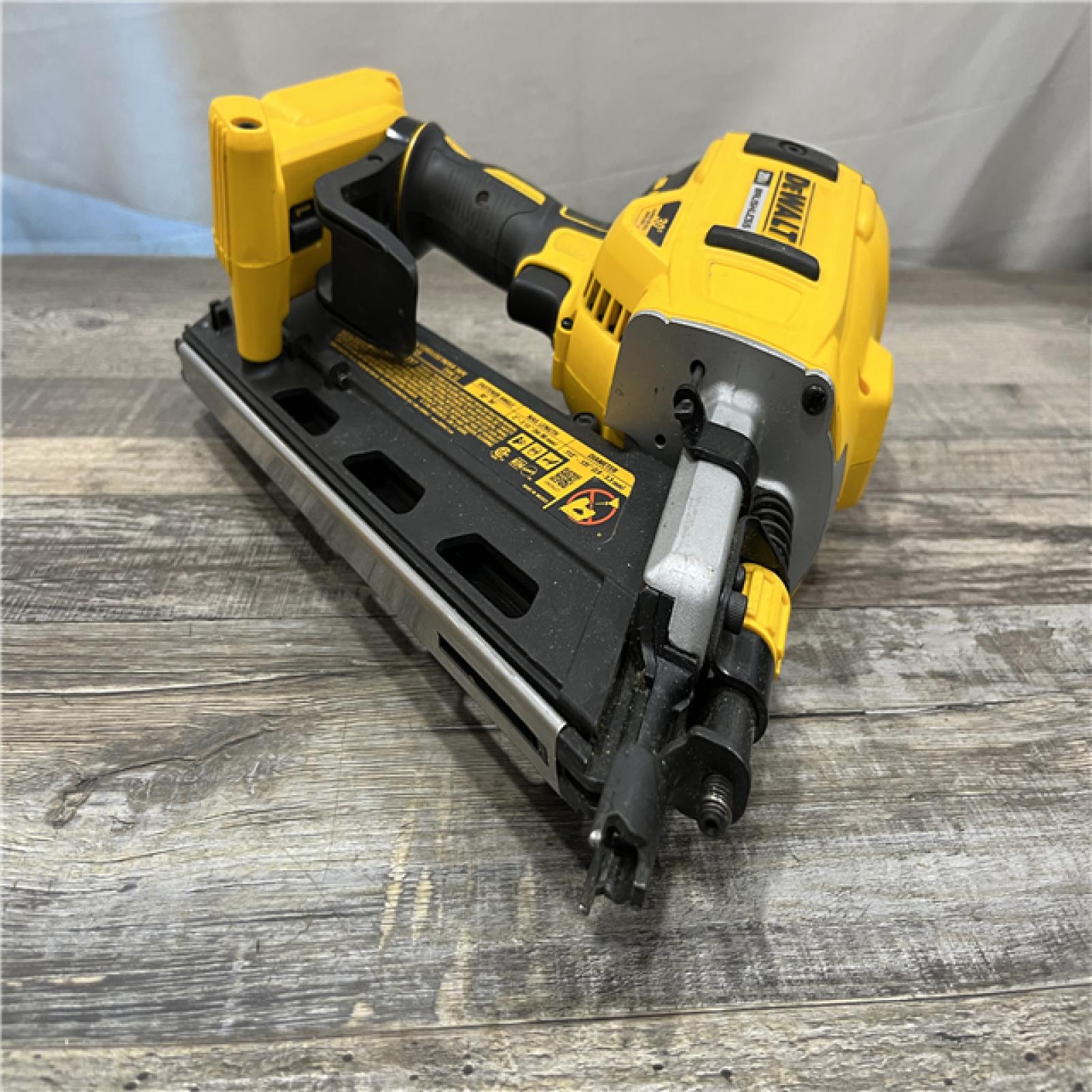 AS-IS DEWALT 20V MAX Brushless Li-Ion Framing Nailer (Tool Only)