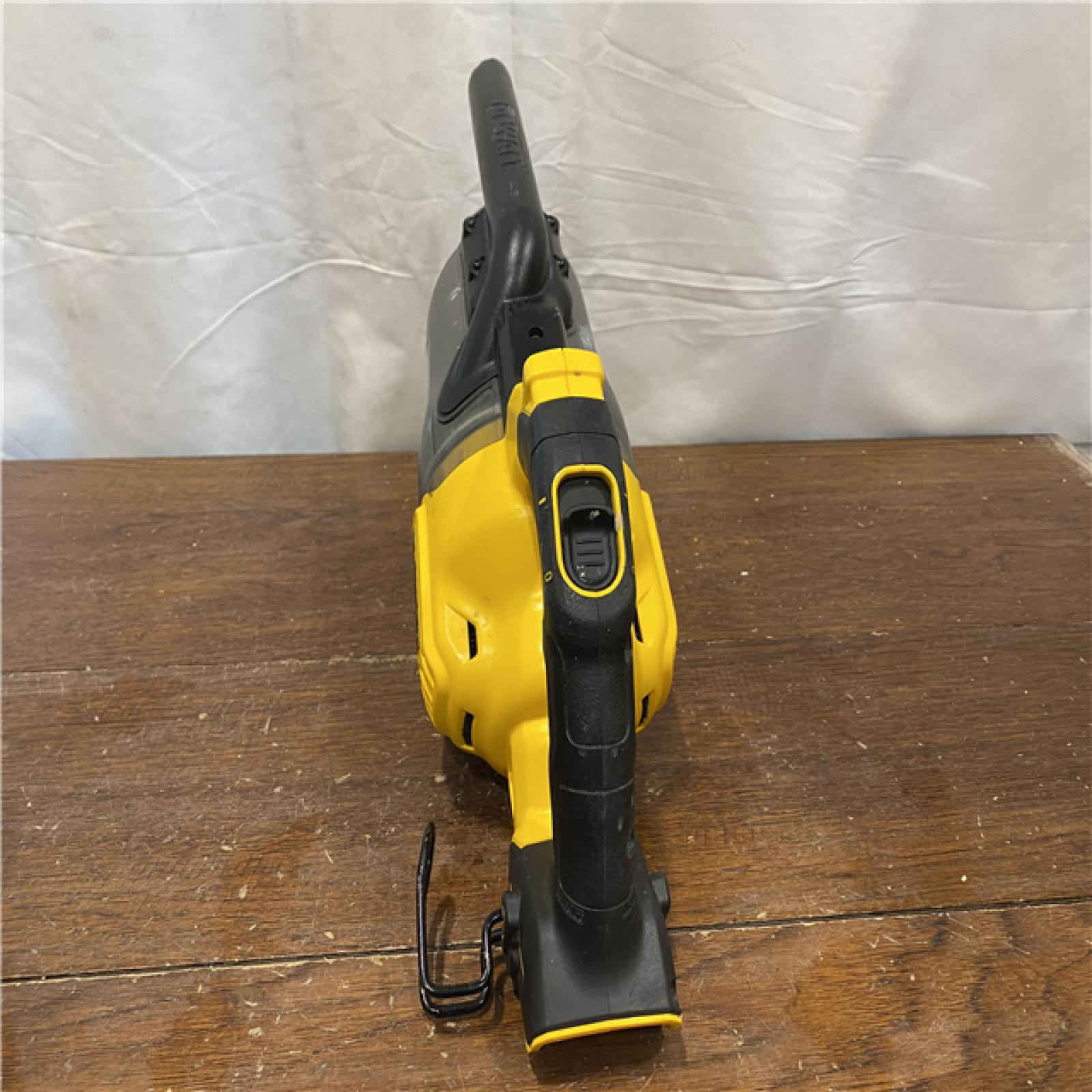 AS-IS DEWALT 20V Lithium-Ion Cordless Dry Hand Vacuum kit  (Tool Only)
