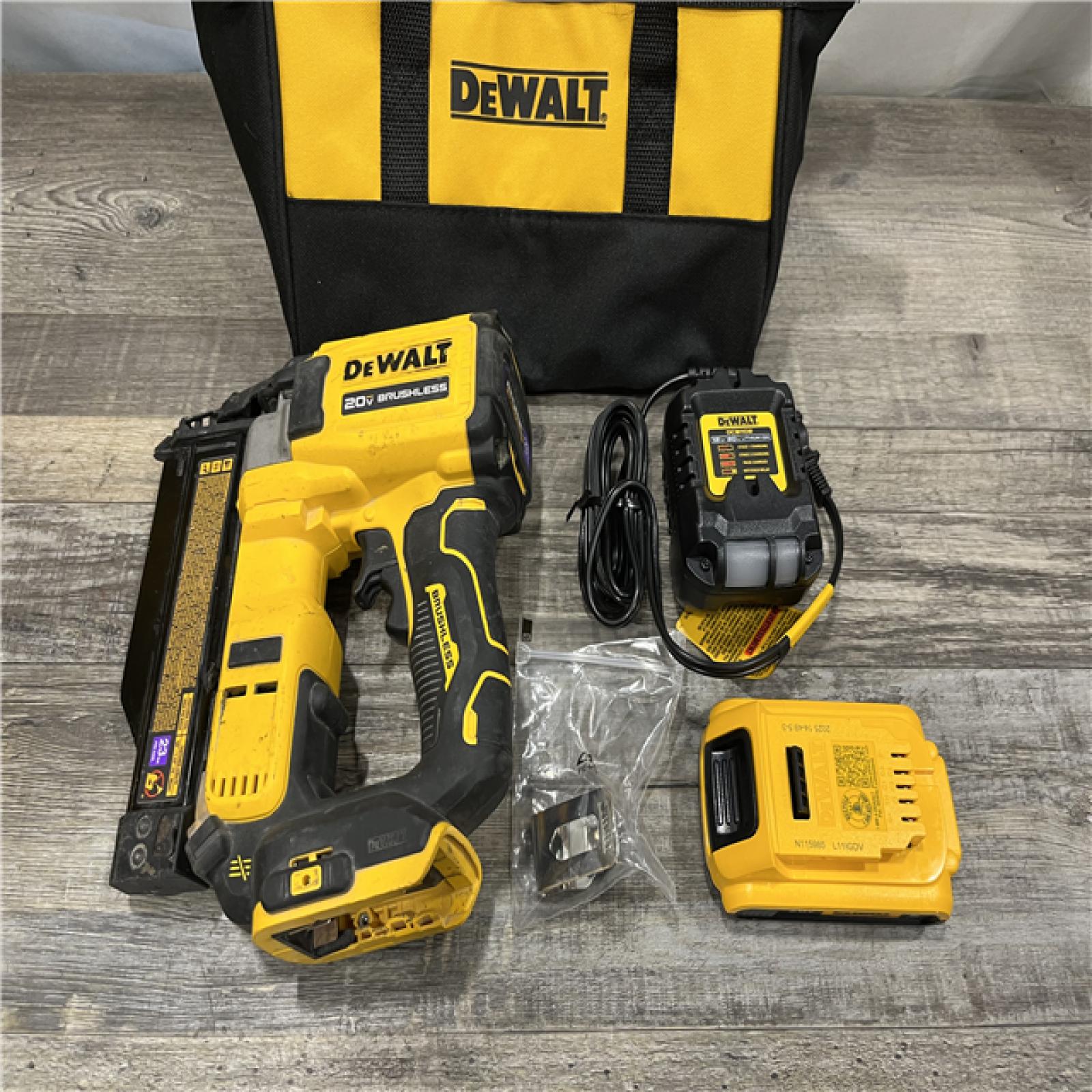 AS-IS DEWALT ATOMIC 20V MAX Lithium Ion Cordless 23 Gauge Pin Nailer Kit