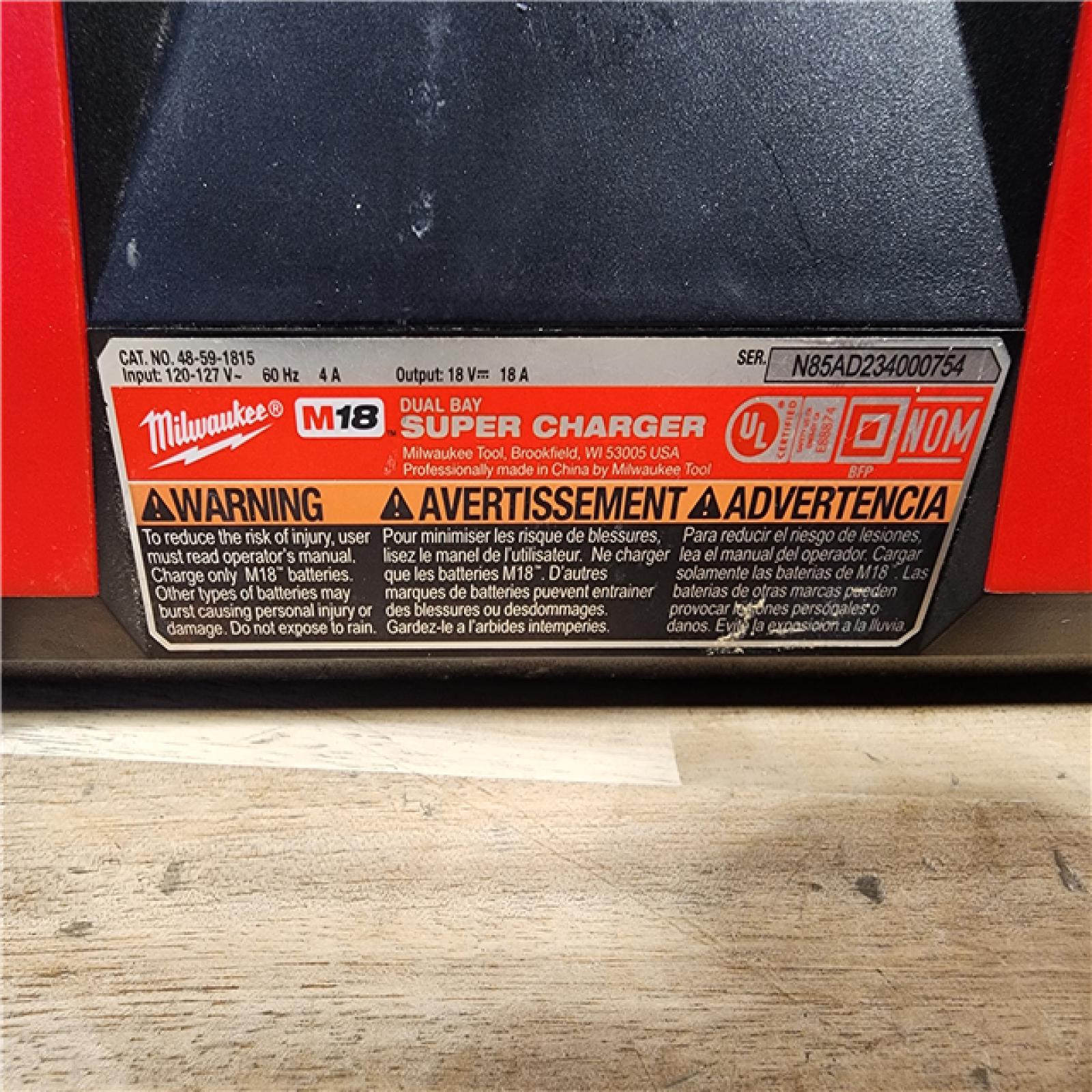 HOUSTON LOCATION - AS-IS Milwaukee 48-59-1815 M18 18V Dual Bay Simultaneous Super Charger (TOOL ONLY)