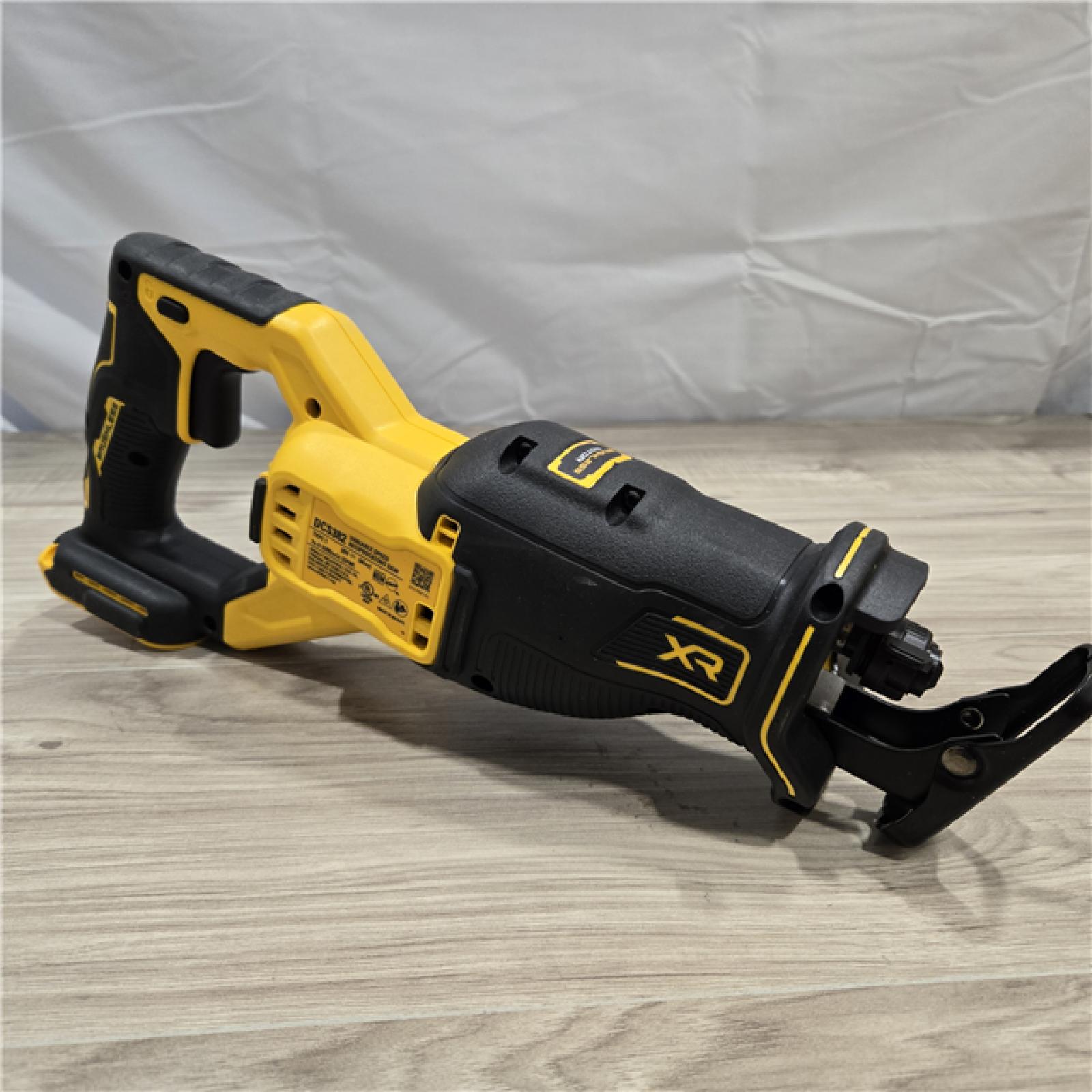 LIKE NEW! - DEWALT 20V MAX XR Cordless Brushless Reciprocating Saw (Tool Only)