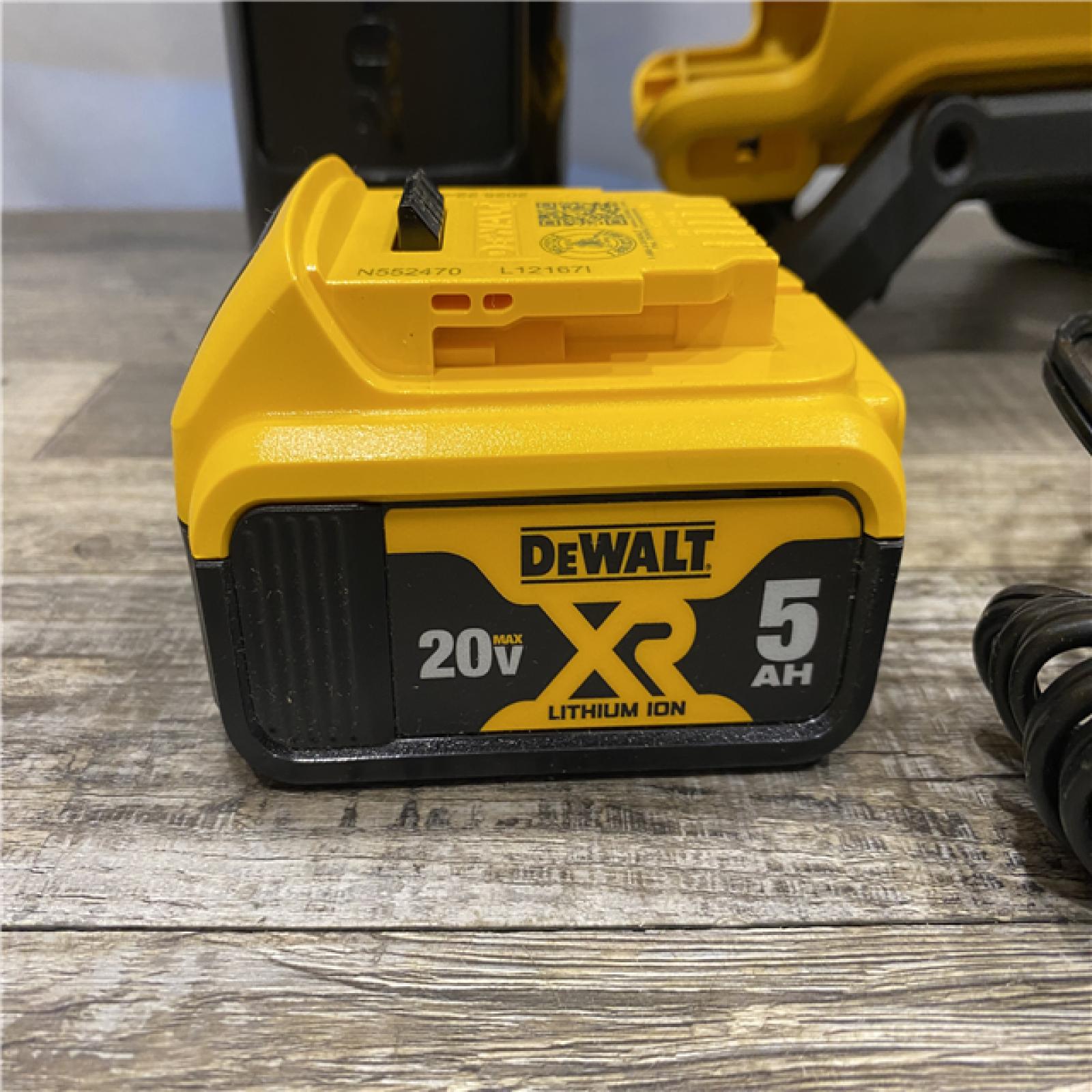 AS-IS DEWALT 20V MAX* XR Brushless Cordless Handheld Blower Kit