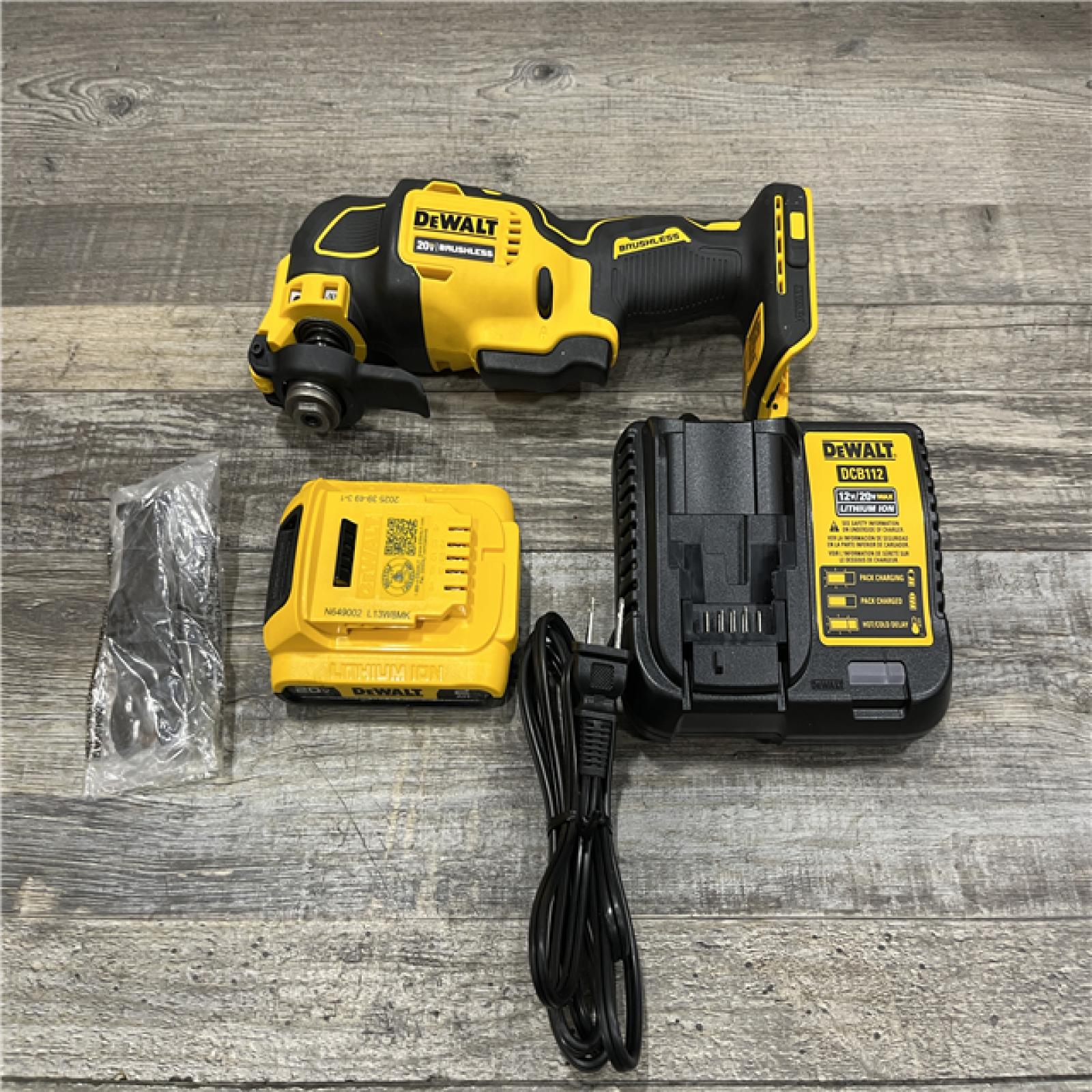AS-IS DEWALT ATOMIC 20V MAX Cordless Brushless Oscillating Multi Tool Kit