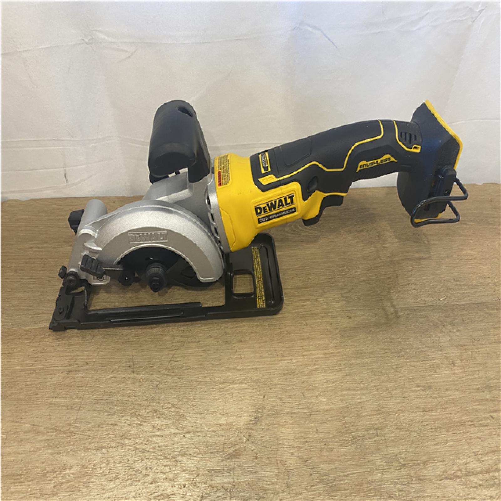 as-is DEWALT ATOMIC 20V MAX Cordless Brushless 4-1/2 in. Circular Saw (Tool Only)