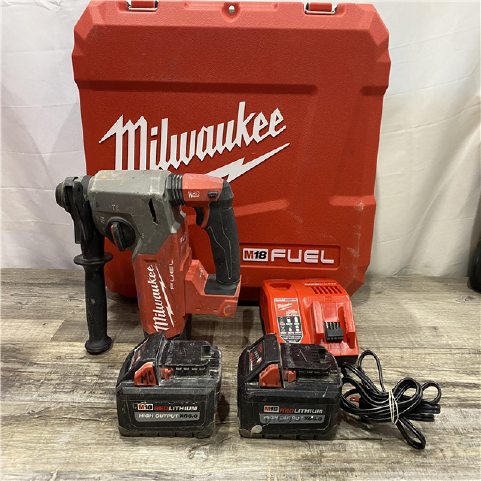AS-IS Milwaukee FUEL 18V Lithium-Ion Brushless 1 in. Cordless SDS-Plus Rotary Hammer Kit