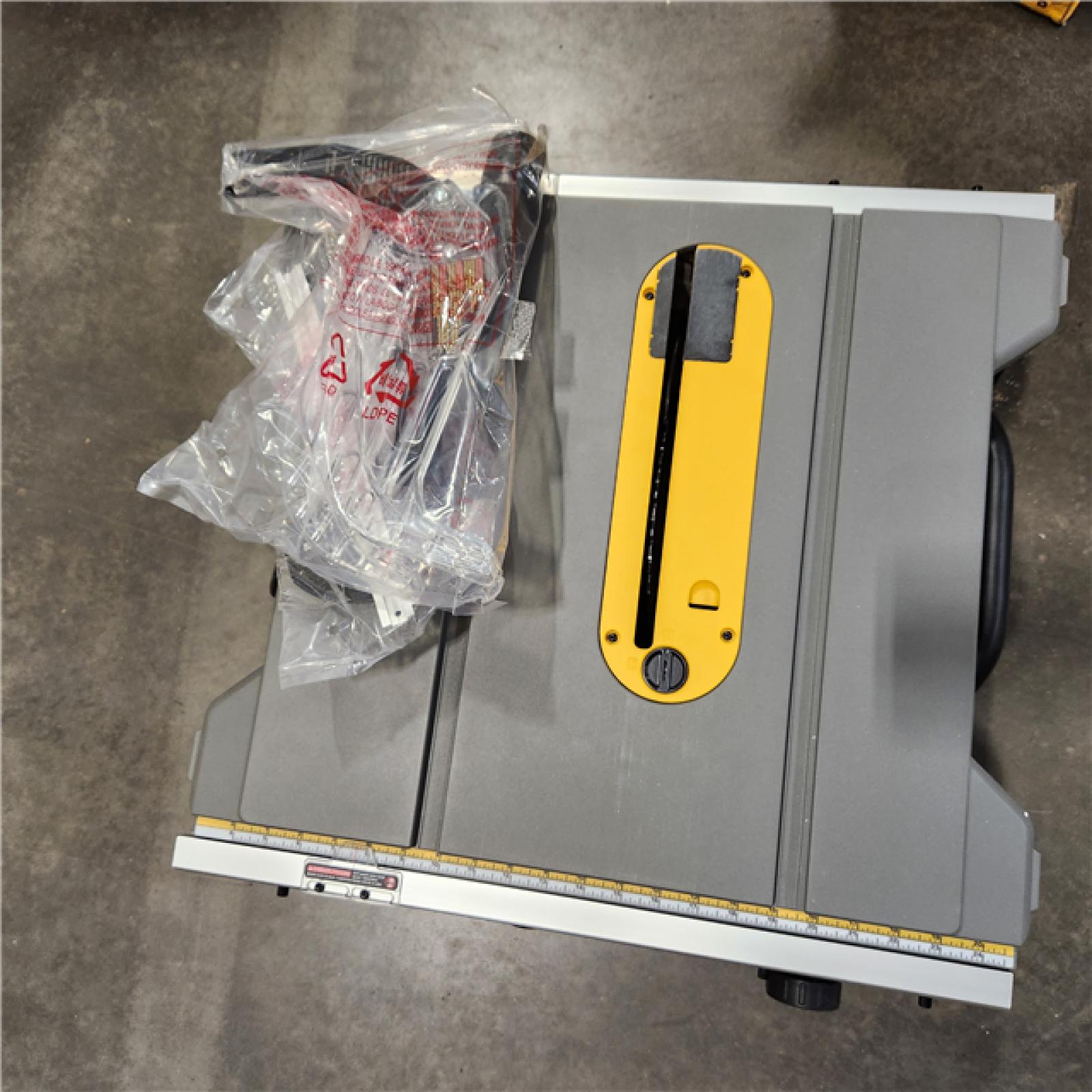 As-Is- DEWALT 15 Amp Corded 8-1/4 in. Compact Portable Jobsite Table Saw