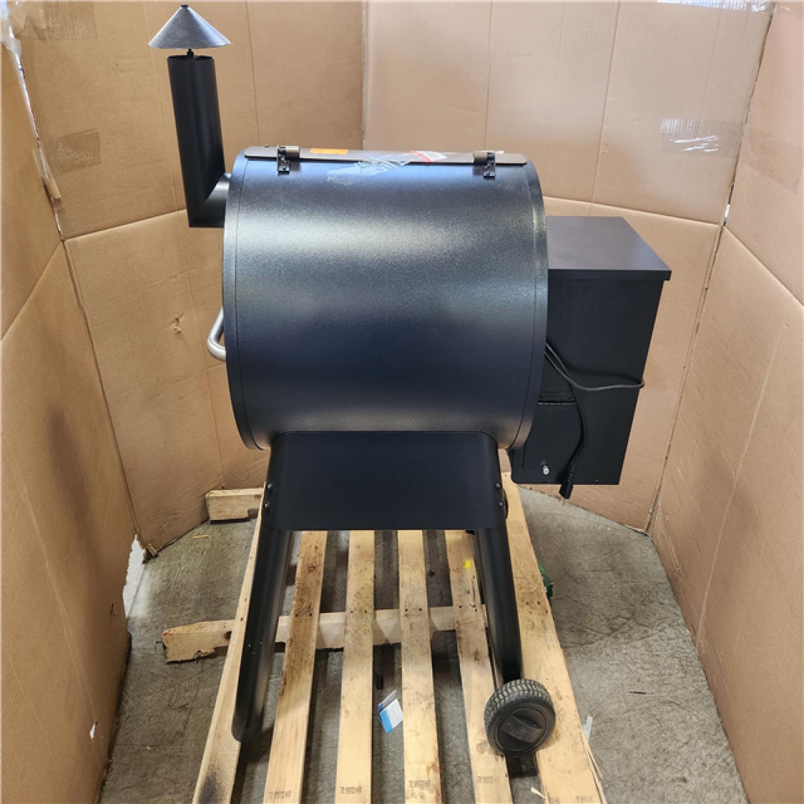 Phoenix Traeger Pro 22 Wood Pellet Grill and Smoker in Bronze