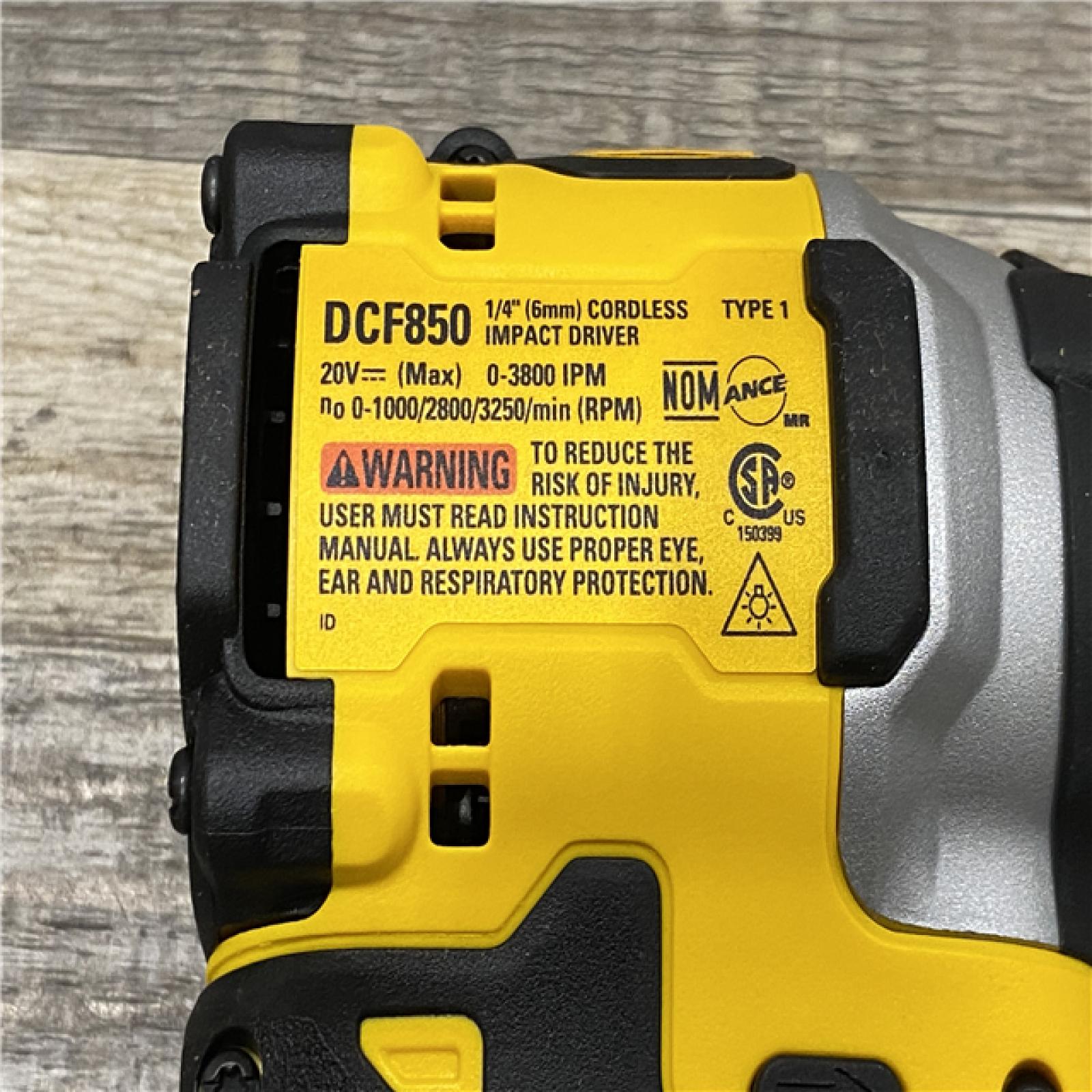 AS-IS DEWALT ATOMIC 20V MAX Lithium-Ion Cordless 1/4 in. Brushless Impact Driver Kit