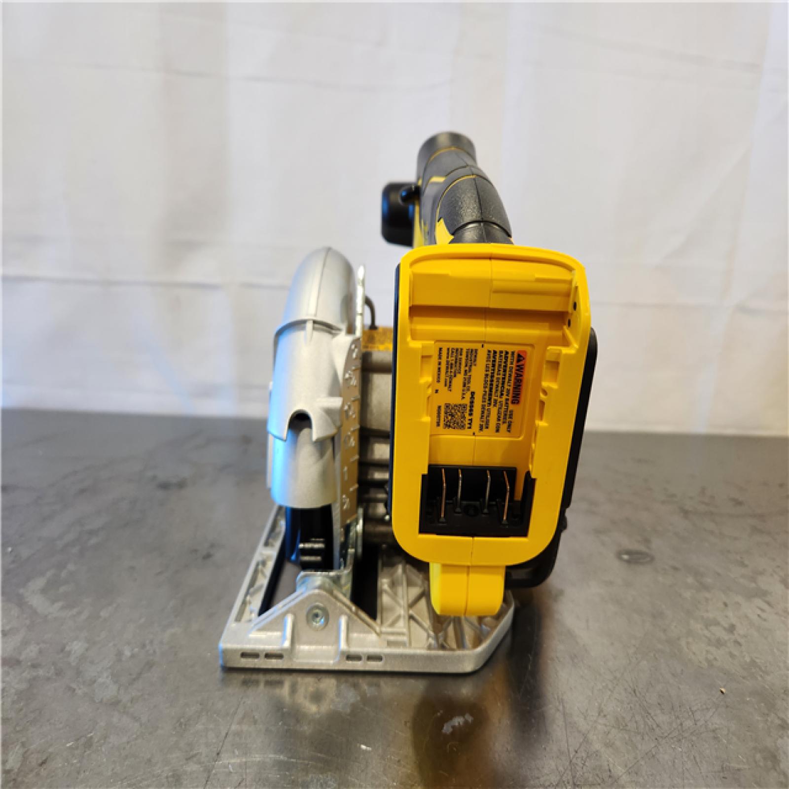 AS-IS- DeWALT DCS565B 20V Max Brushless 6.5   Cordless Circular Saw