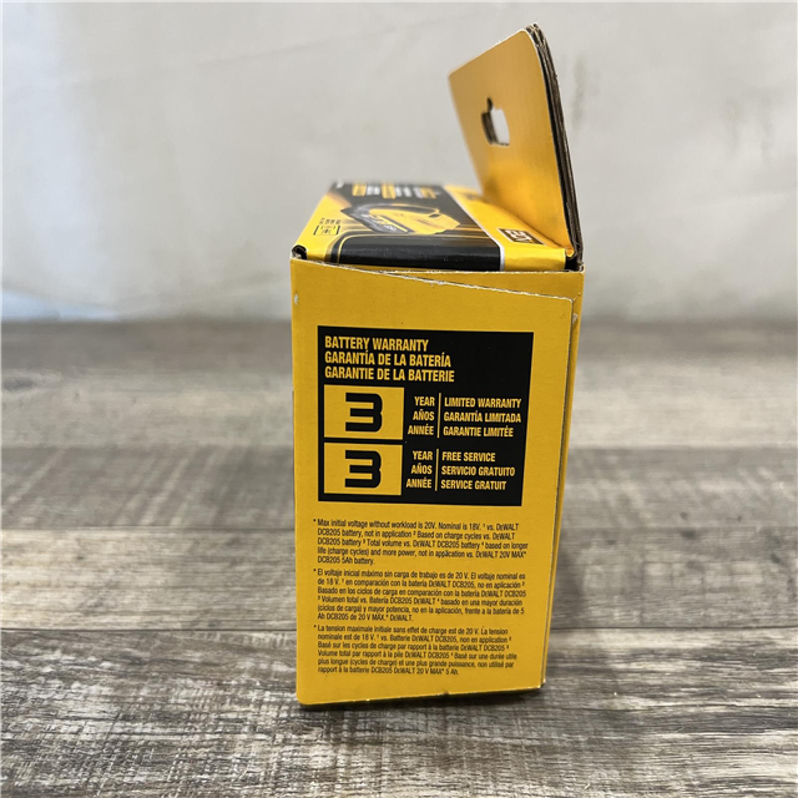 NEW! DEWALT 20V MAX XR POWERSTACK Lithium-Ion 3.5Ah Battery