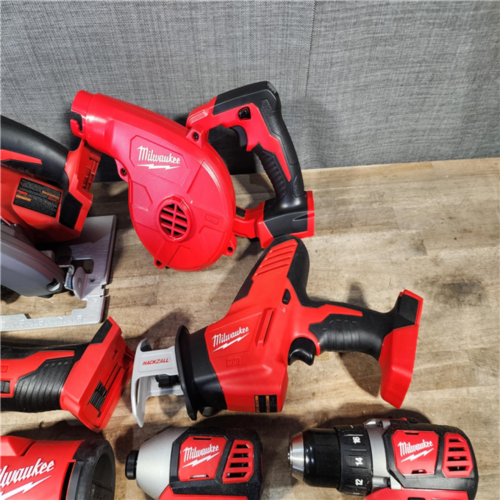 HOUSTON LOCATION - AS-IS (APPEARS LIKE NEW) Milwaukee 18-Volt Lithium-Ion Cordless (9-Tool) Combo Kit