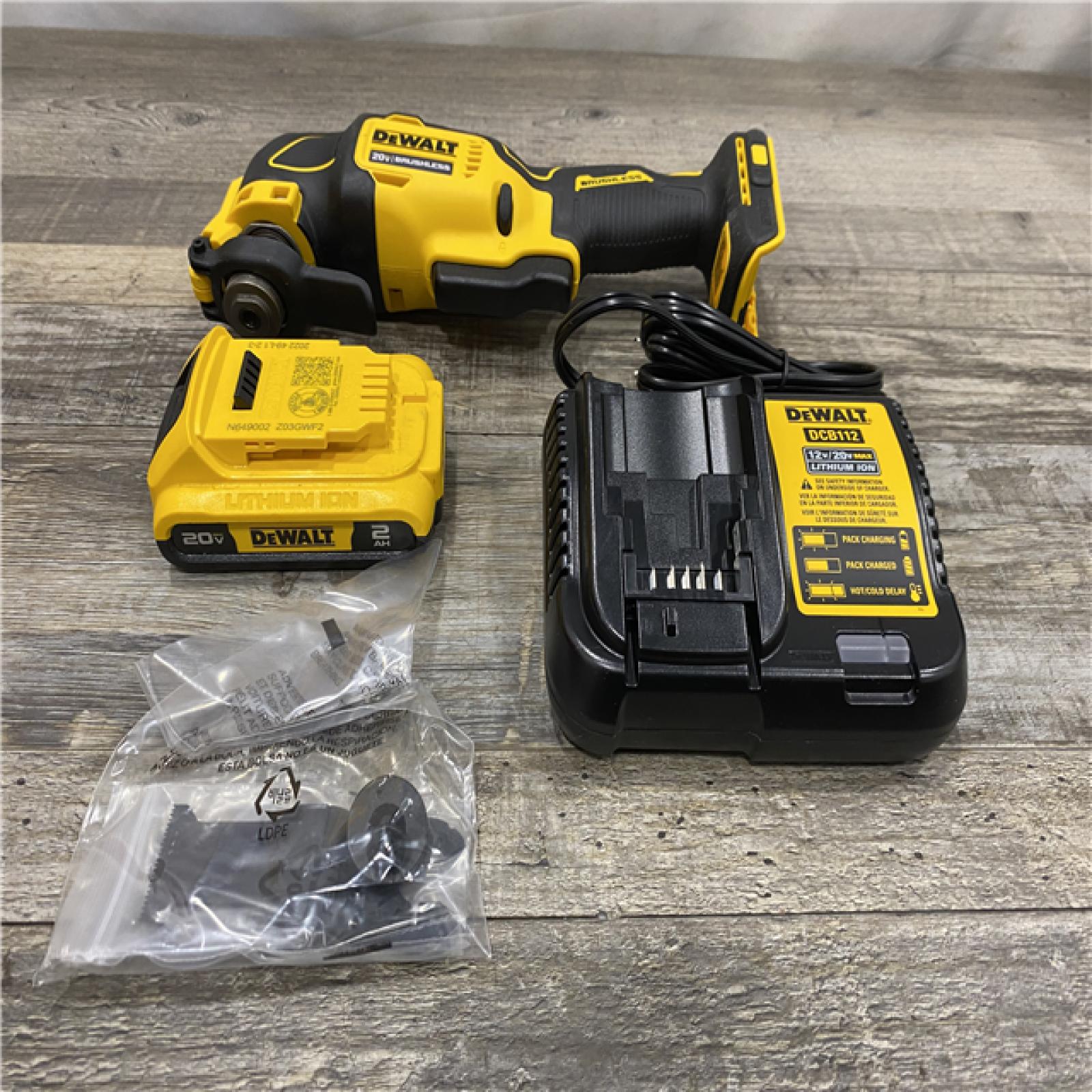 AS-IS DEWALT ATOMIC 20V MAX Cordless Brushless Oscillating Multi Tool Kit