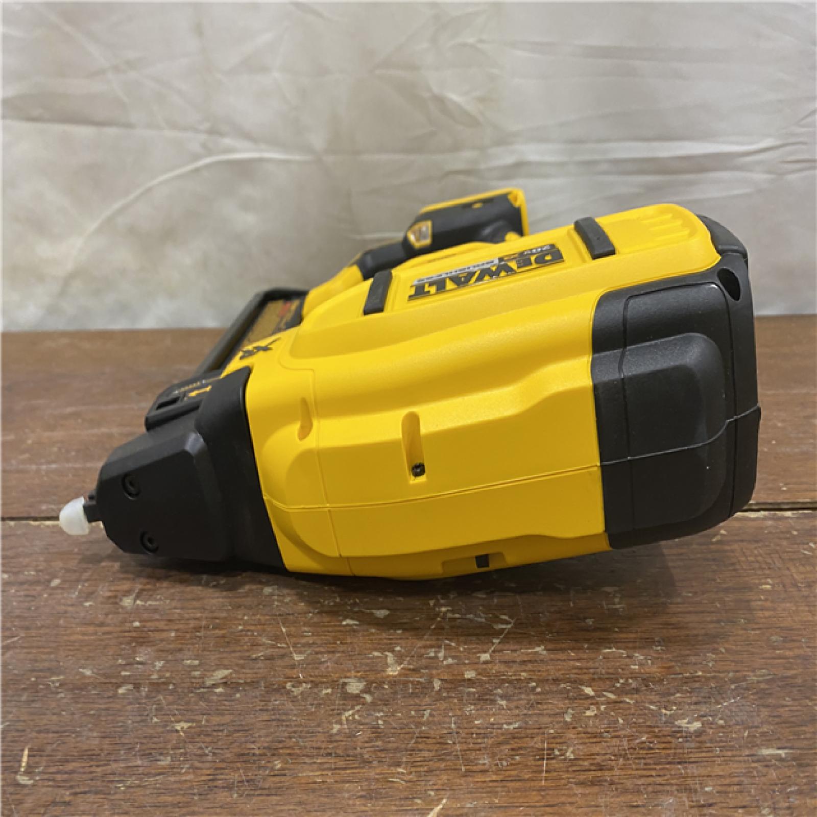 AS-IS DEWALT 20V-MAX XR 18GA BRAD NAILER KIT
