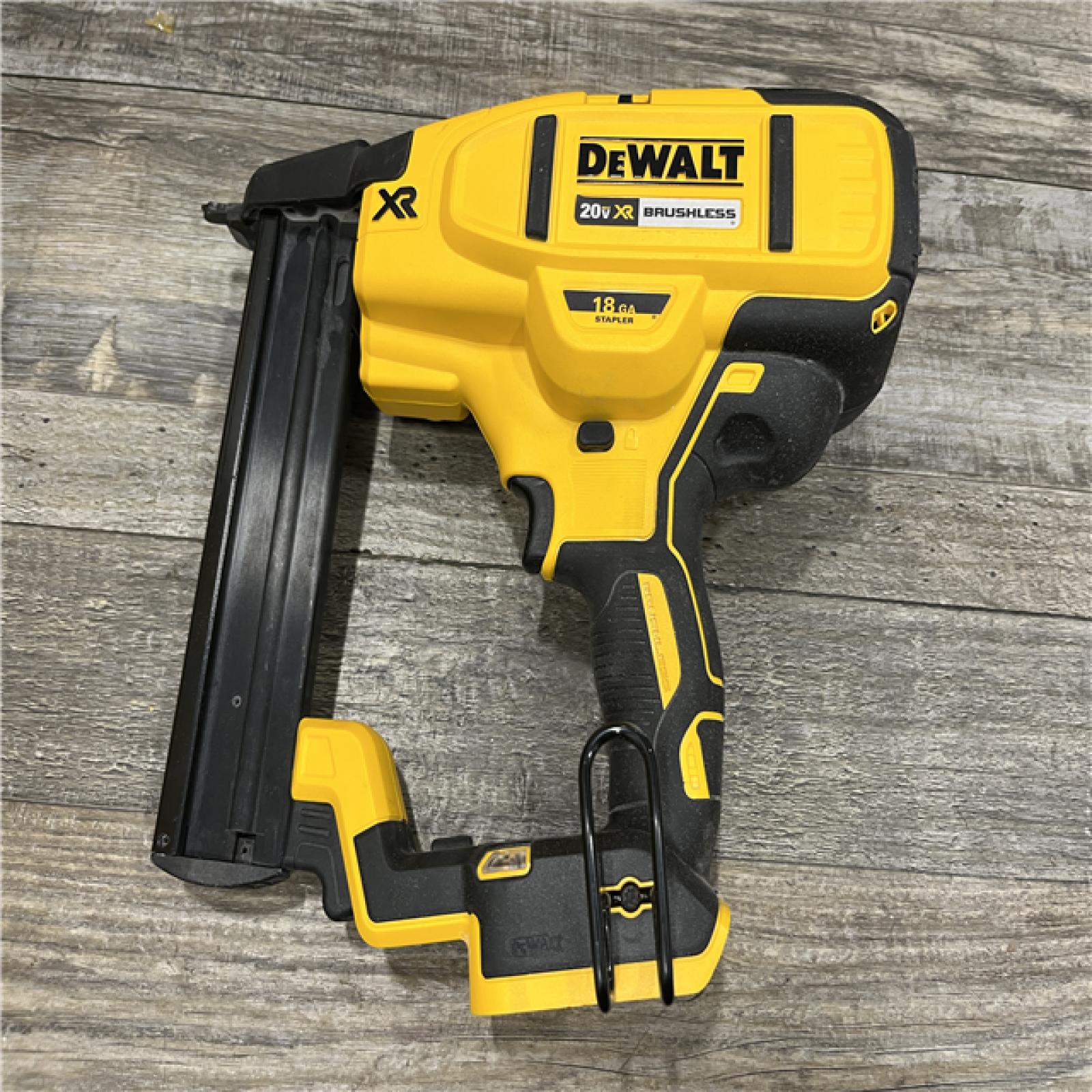 AS-IS DEWALT 20V MAX XR Lithium-Ion Cordless 18-Gauge Narrow Crown Stapler Kit