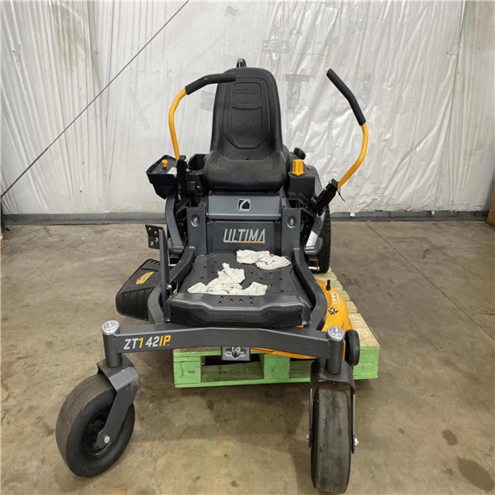 Houston Location AS IS - Cub Cadet Ultima ZT1 42in Riding Mower