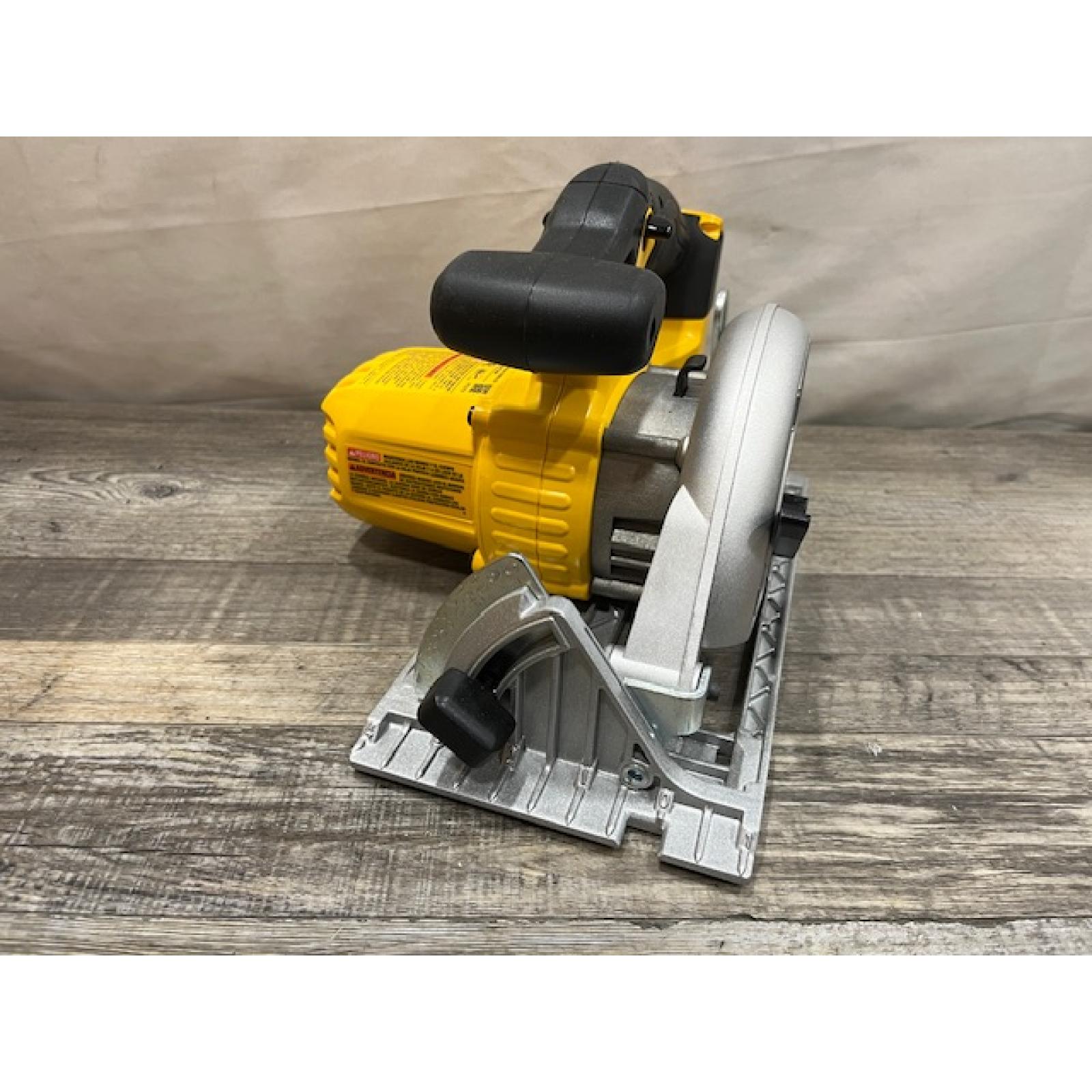 AS-IS DEWALT 6-1/2'' 165MM CIRCULAR SAW (Tool-Only)