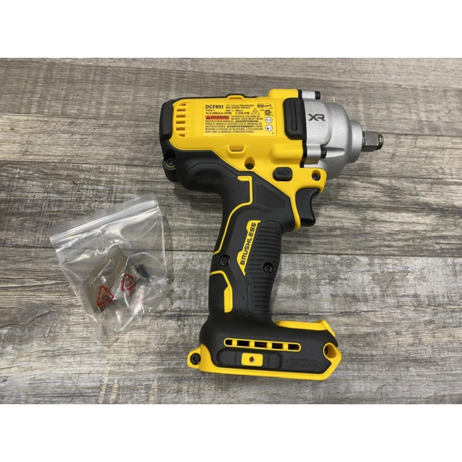 LIKE NEW - DEWALT 20V MAX XR Cordless 1/2 in. Impact Wrench (Tool Only)