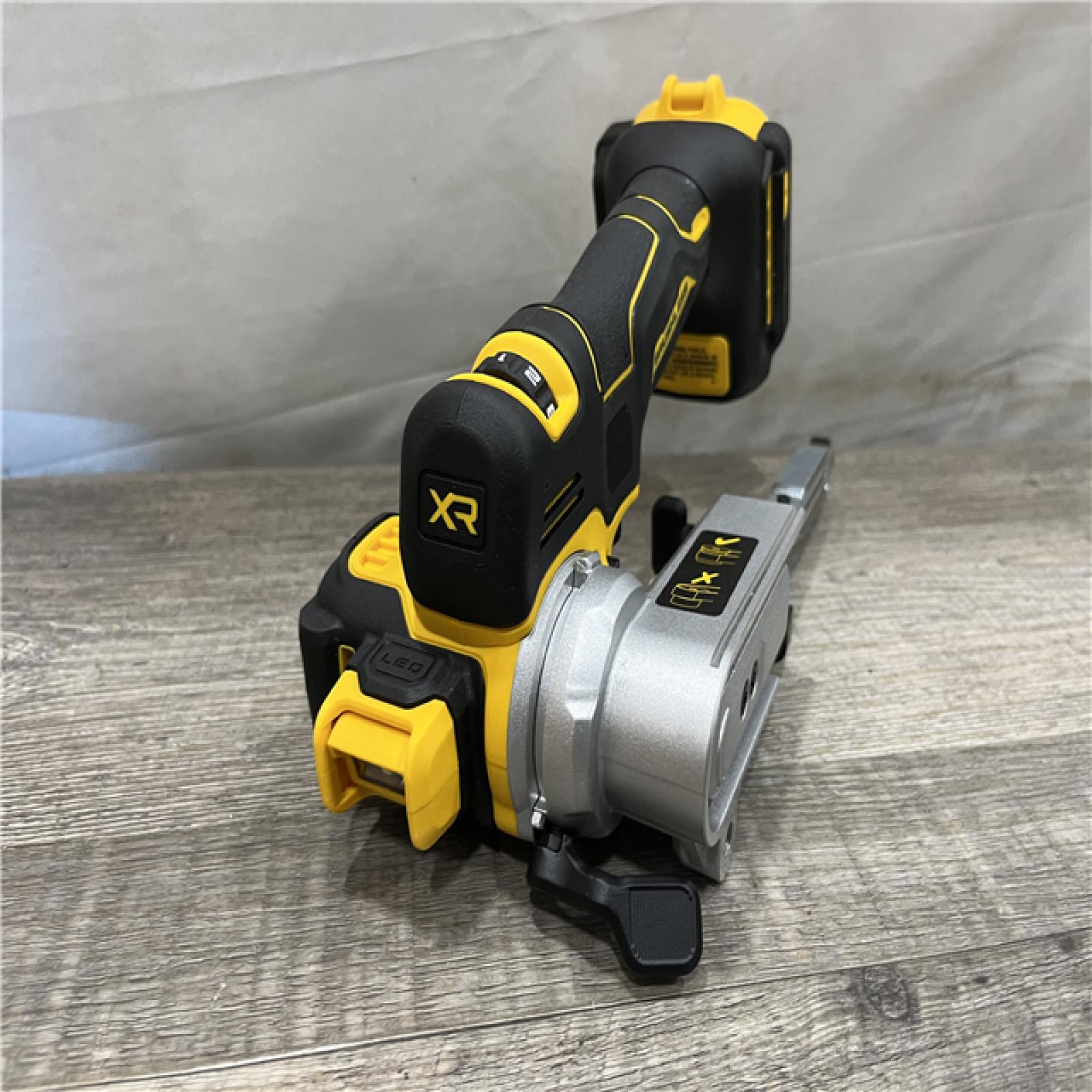 AS-IS DEWALT 20-Volt MAX XR 18 in. Cordless Bandfile (Tool-Only)